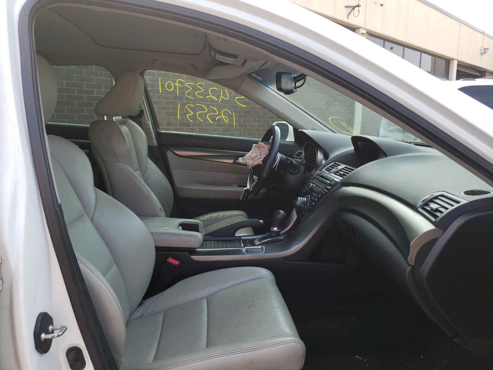 Photo 5 from auction – 2012 ACURA TL with VIN 19UUA9F54CA004168