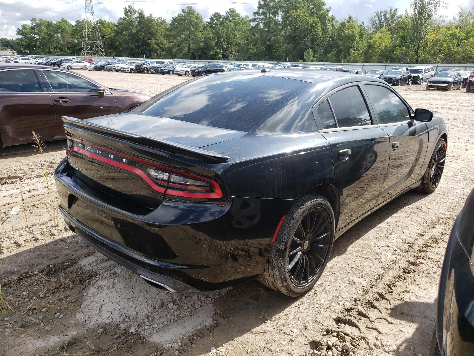 Photo 4 from auction – 2017 DODGE CHARGER SE with VIN 2C3CDXBG8HH643051
