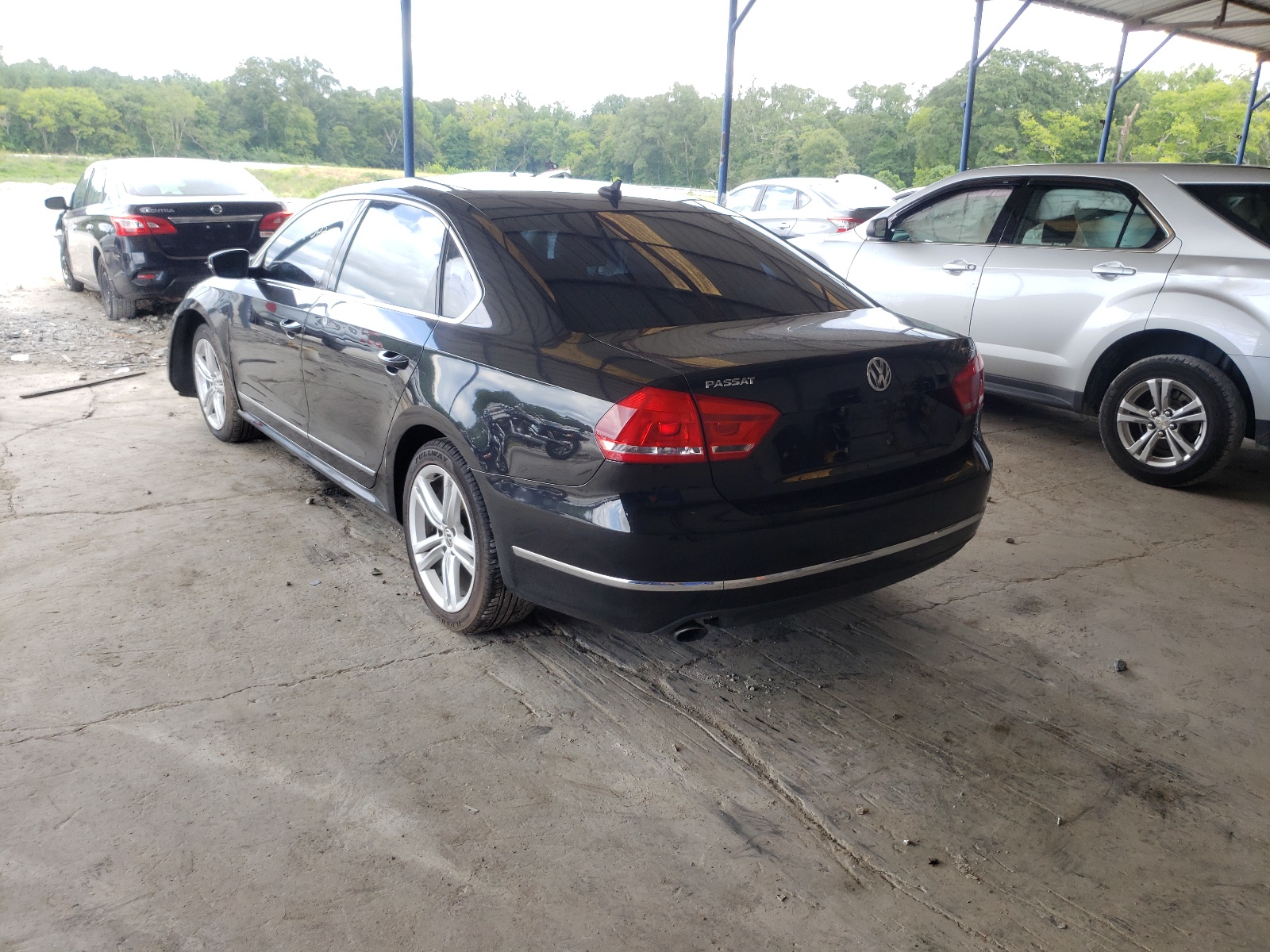 Photo 3 from auction – 2015 VOLKSWAGEN PASSAT SE with VIN 1VWBS7A35FC078430