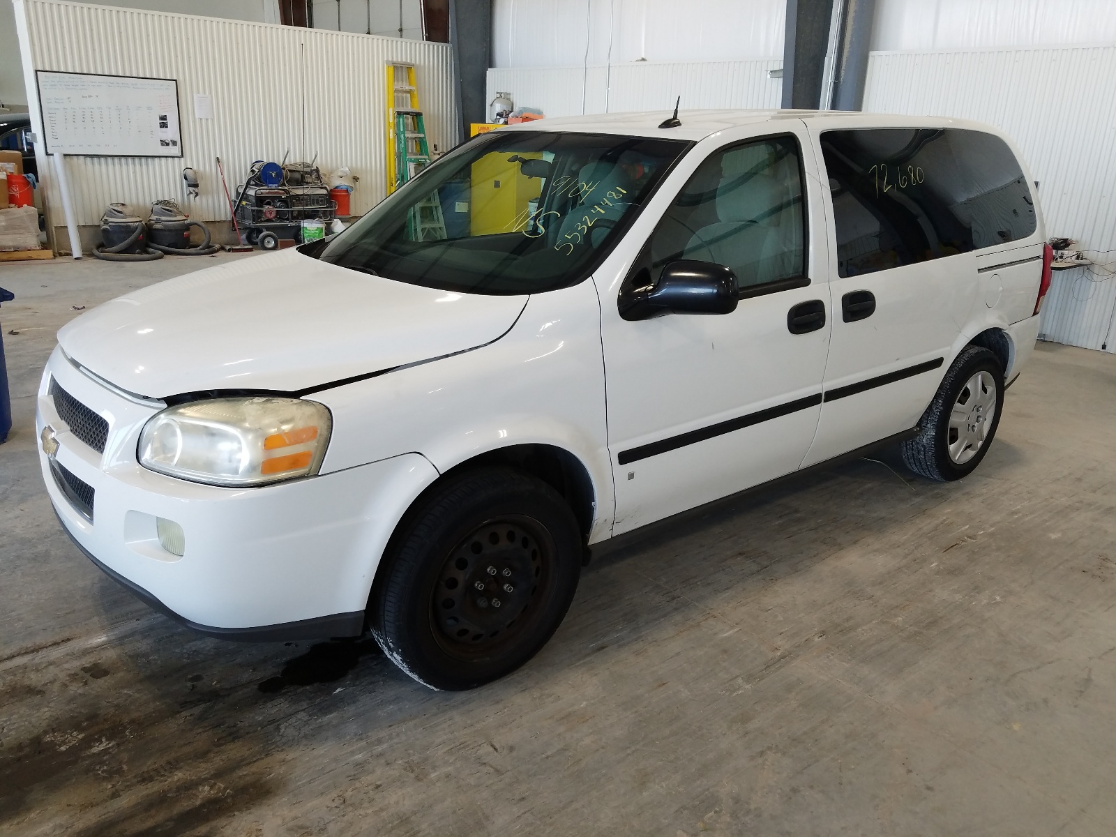 Photo 2 from auction – 2006 CHEVROLET UPLANDER L with VIN 1GNDU23L96D219104