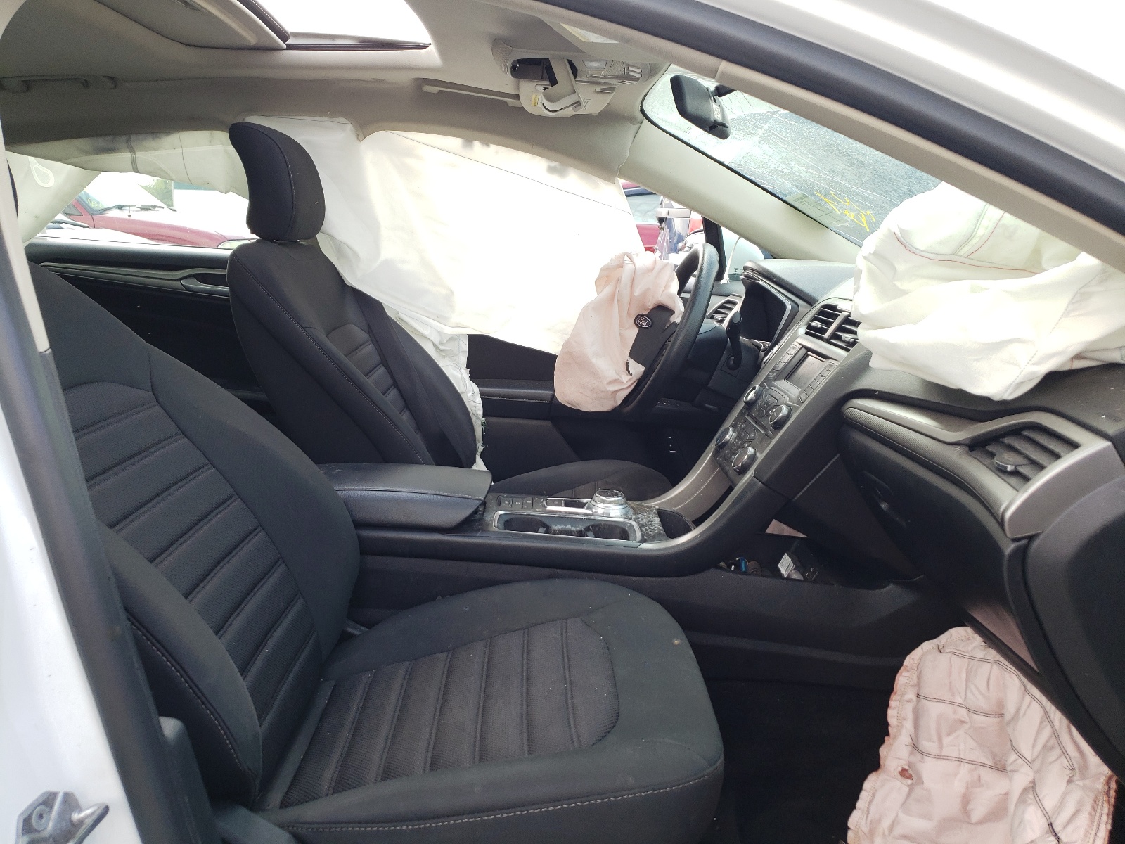 Photo 5 from auction – 2018 FORD FUSION SE with VIN 3FA6P0LU4JR242186