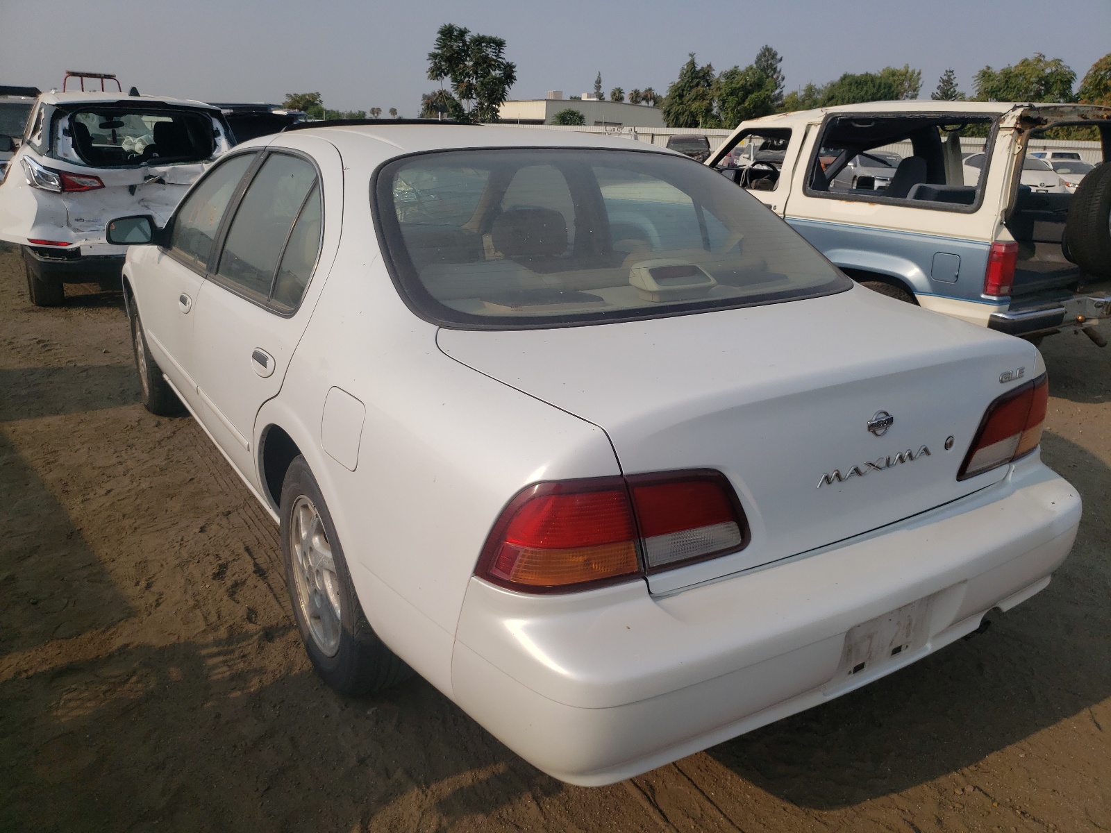 Photo 3 from auction – 1997 NISSAN MAXIMA GLE with VIN JN1CA21D0VT808073