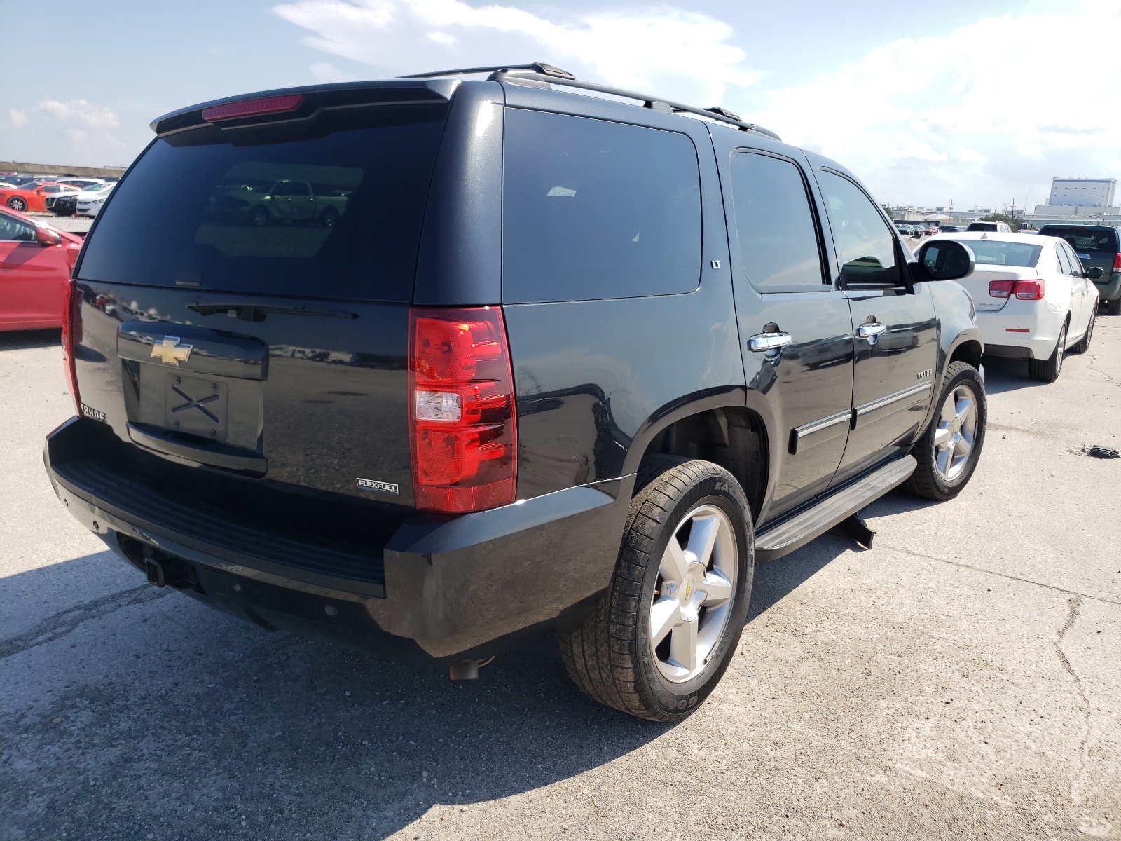 Photo 4 from auction – 2011 CHEVROLET TAHOE C150 with VIN 1GNSCBE01BR304058