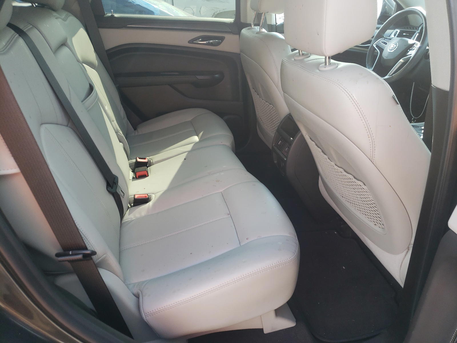 Photo 6 from auction – 2014 CADILLAC SRX with VIN 3GYFNAE33ES546614