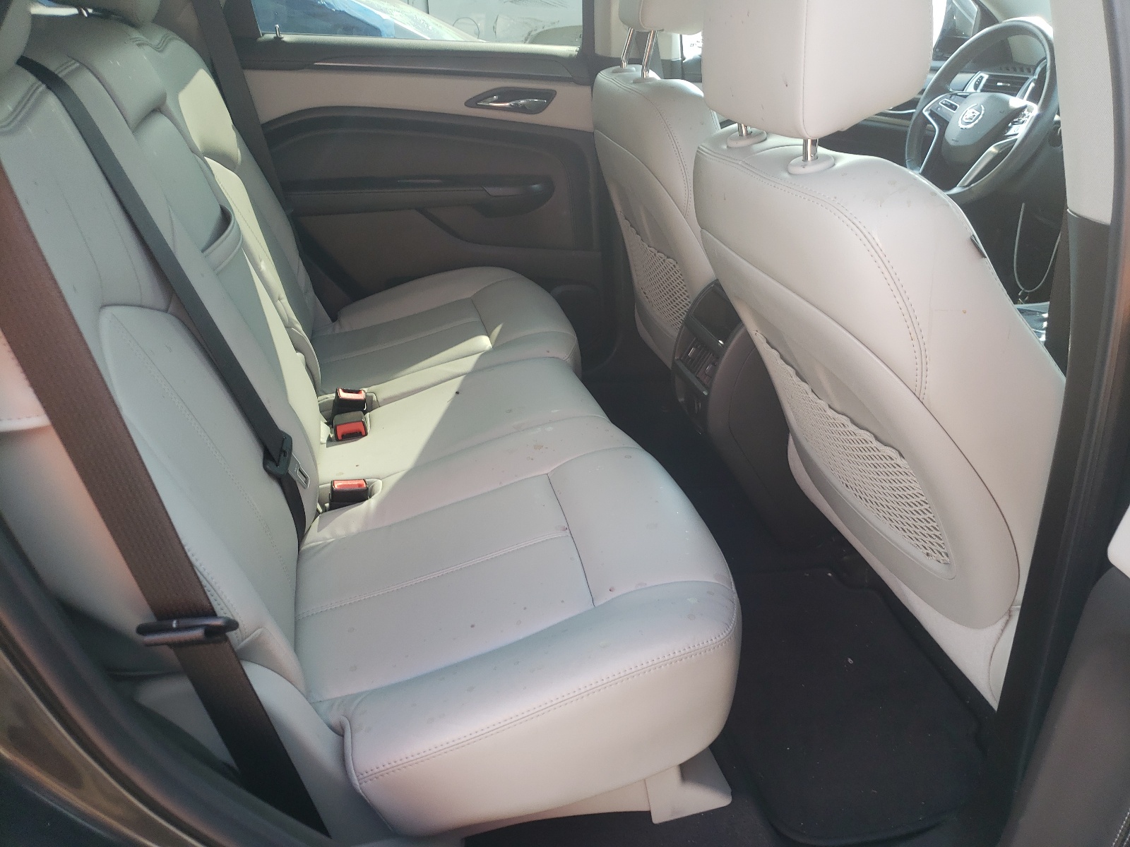 صورة رقم 6 من المزاد - 2014 CADILLAC SRX مع VIN 3GYFNAE33ES546614