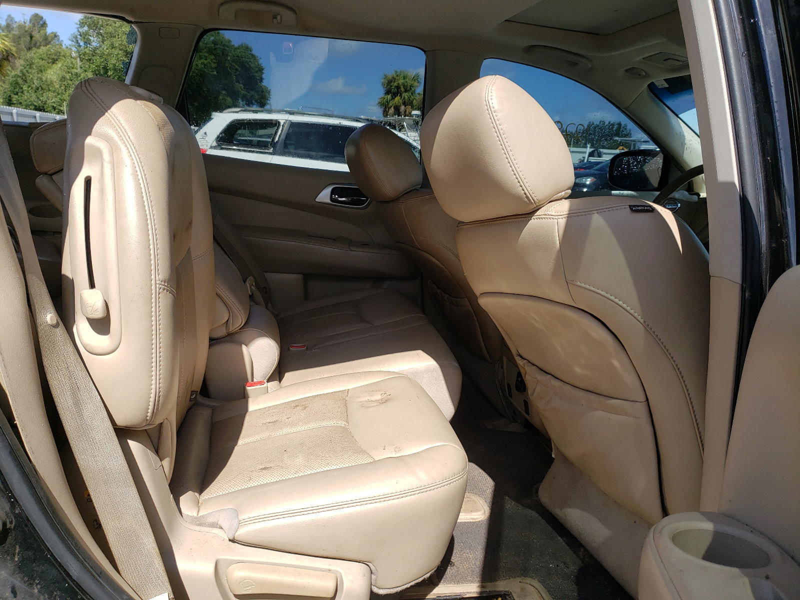 Photo 6 from auction – 2015 NISSAN PATHFINDER with VIN 5N1AR2MN4FC654112