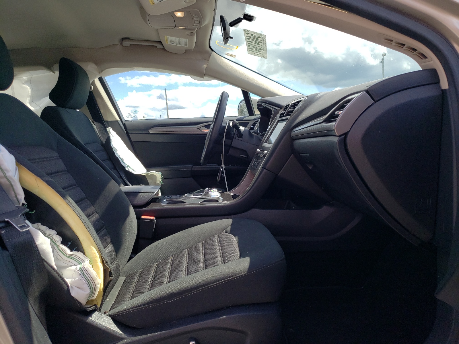 Photo 5 from auction – 2017 FORD FUSION SE with VIN 3FA6P0HD0HR362554