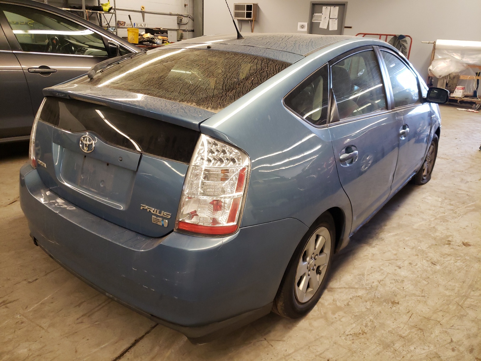 Photo 16 from auction – 2007 TOYOTA PRIUS with VIN JTDKB20U177612503