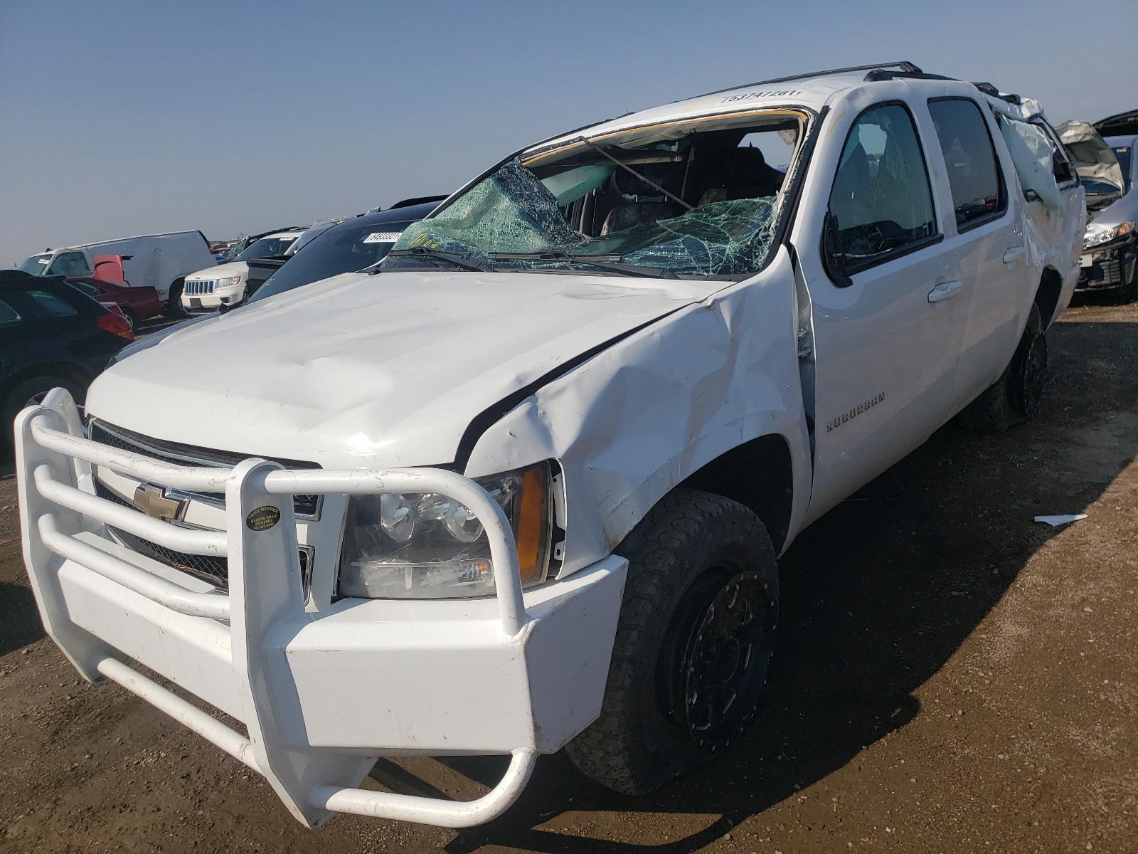 Photo 2 from auction – 2011 CHEVROLET SUBURBAN K with VIN 1GNWKLEG5BR366554