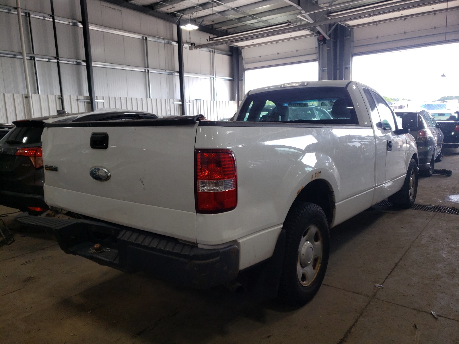 Photo 4 from auction – 2006 FORD F150 with VIN 1FTRF12266NB74838