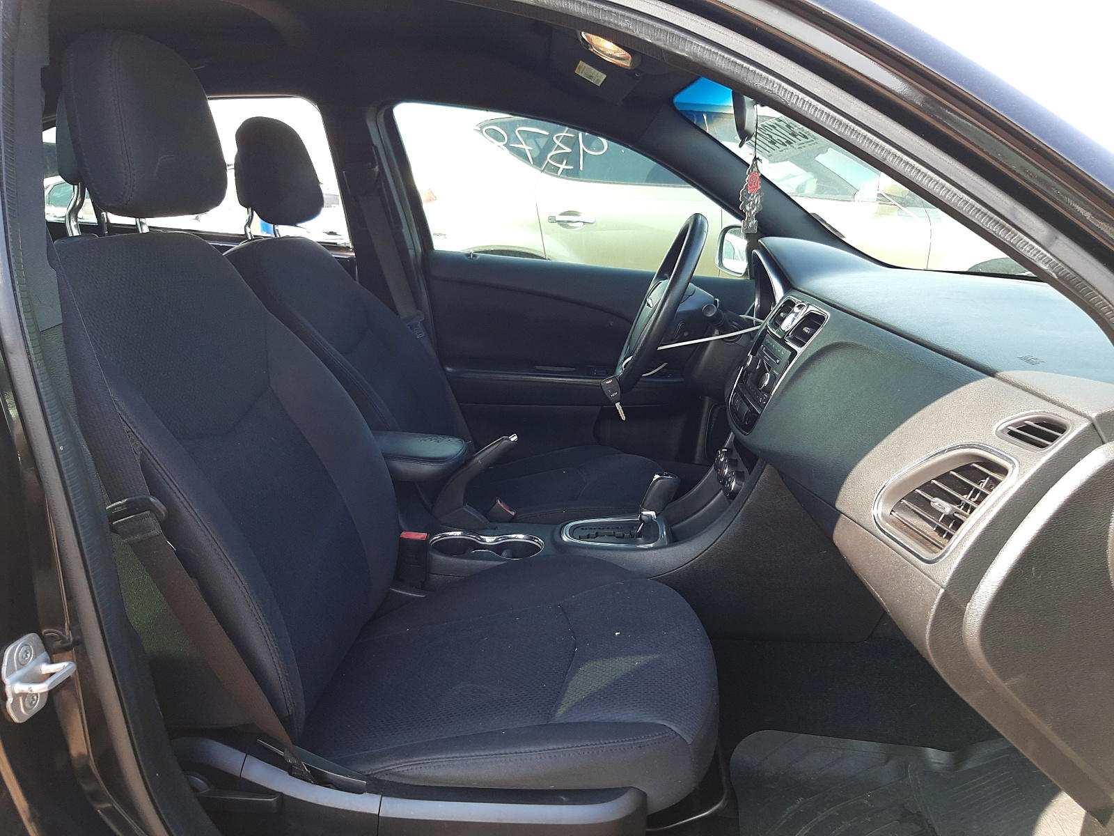 Photo 5 from auction – 2013 CHRYSLER 200 LX with VIN 1C3CCBAB9DN688674