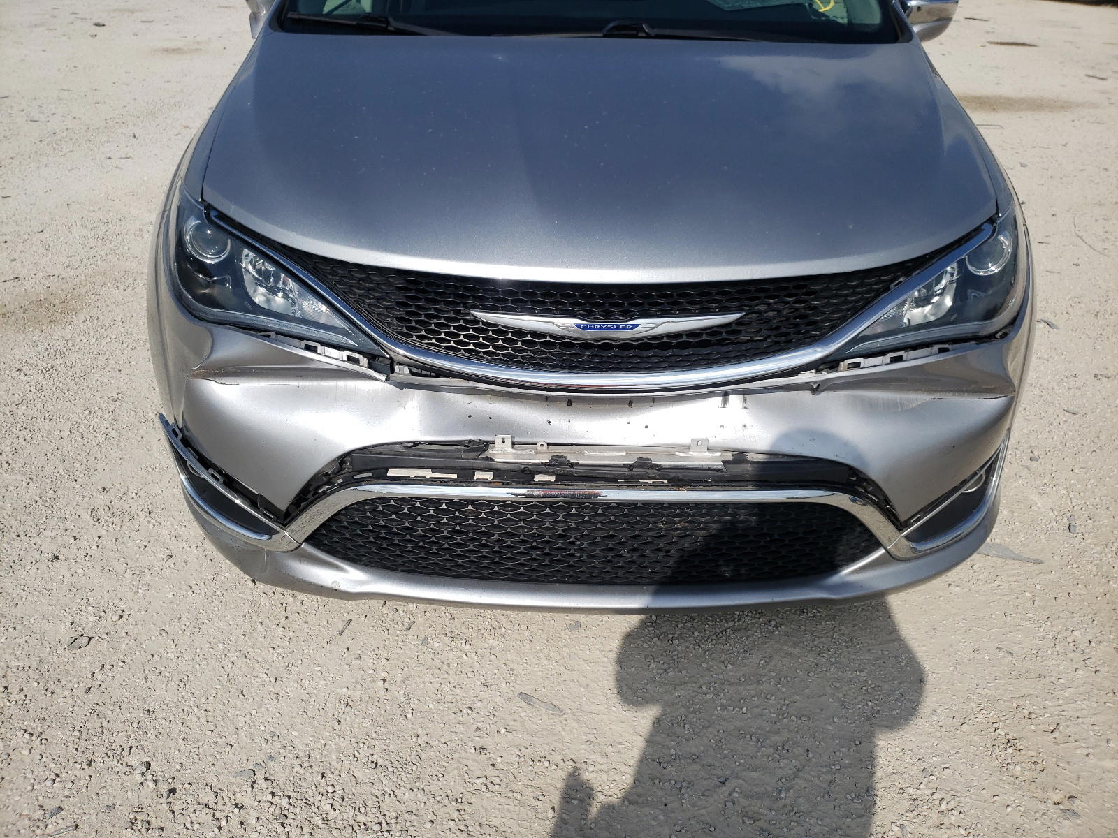 Photo 9 from auction – 2018 CHRYSLER PACIFICA L with VIN 2C4RC1GGXJR272506