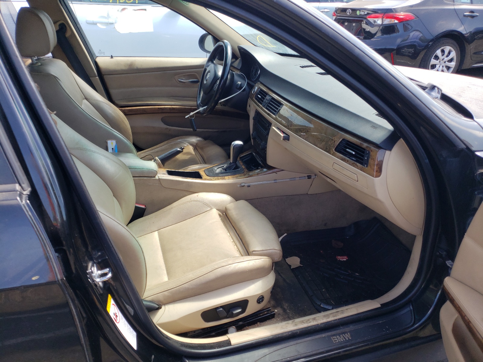 Photo 5 from auction – 2006 BMW 325 I with VIN WBAVB13536KX40696