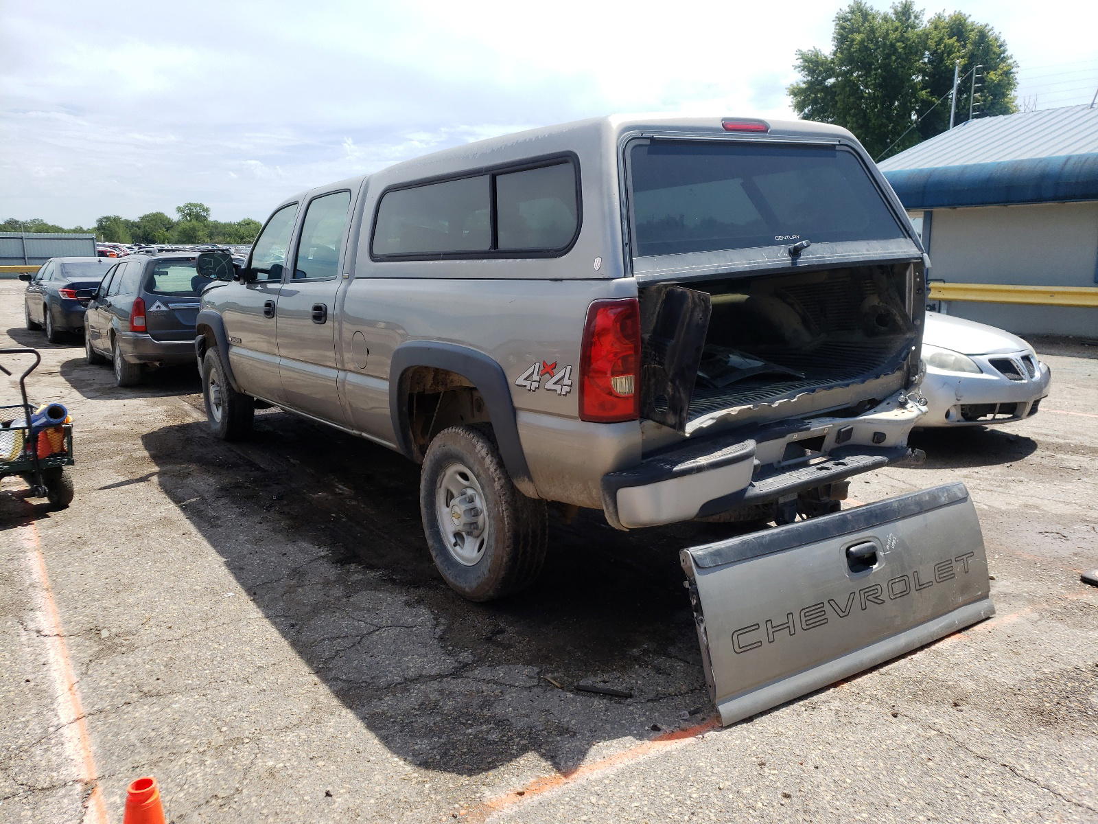 Photo 3 from auction – 2003 CHEVROLET SILVERADO with VIN 1GCHK23U23F176217
