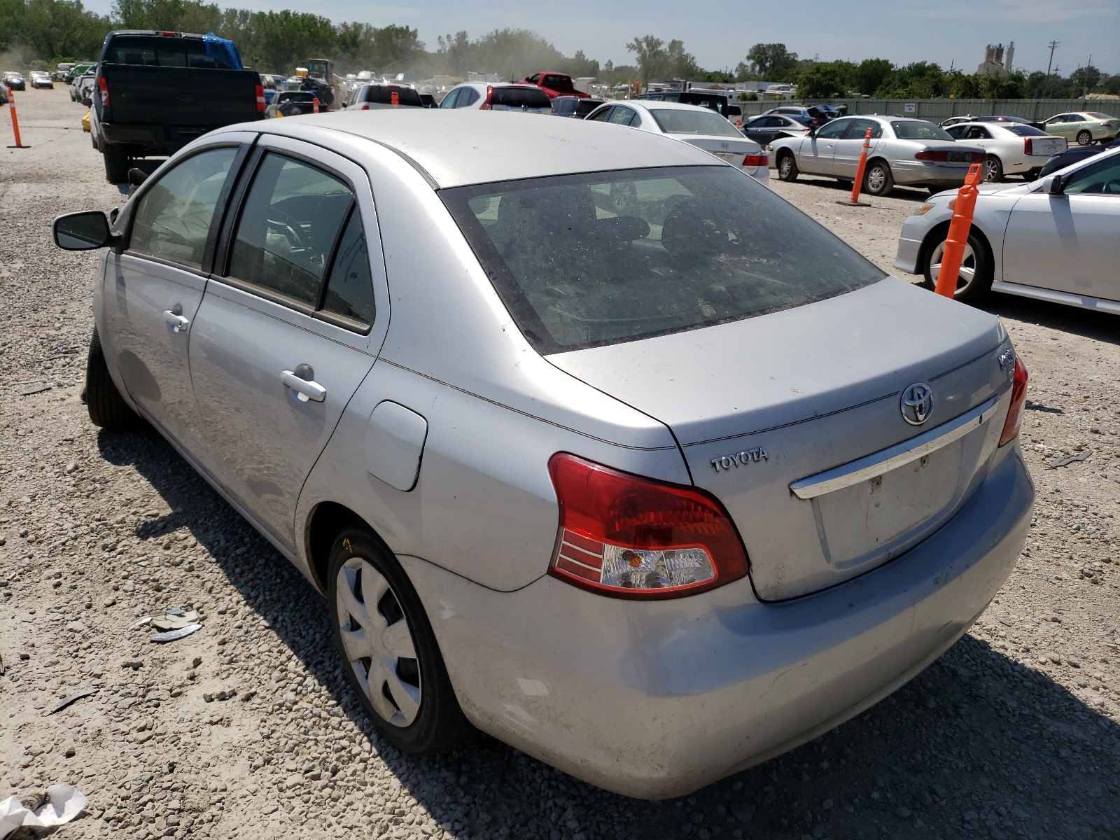 Photo 3 from auction – 2011 TOYOTA YARIS with VIN JTDBT4K30B1403746