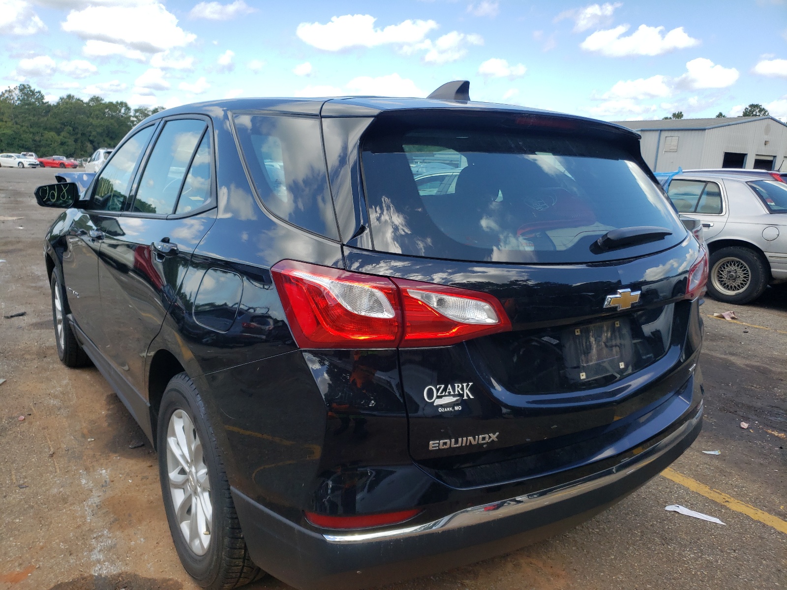 Photo 3 from auction – 2018 CHEVROLET EQUINOX LS with VIN 2GNAXREV3J6234111