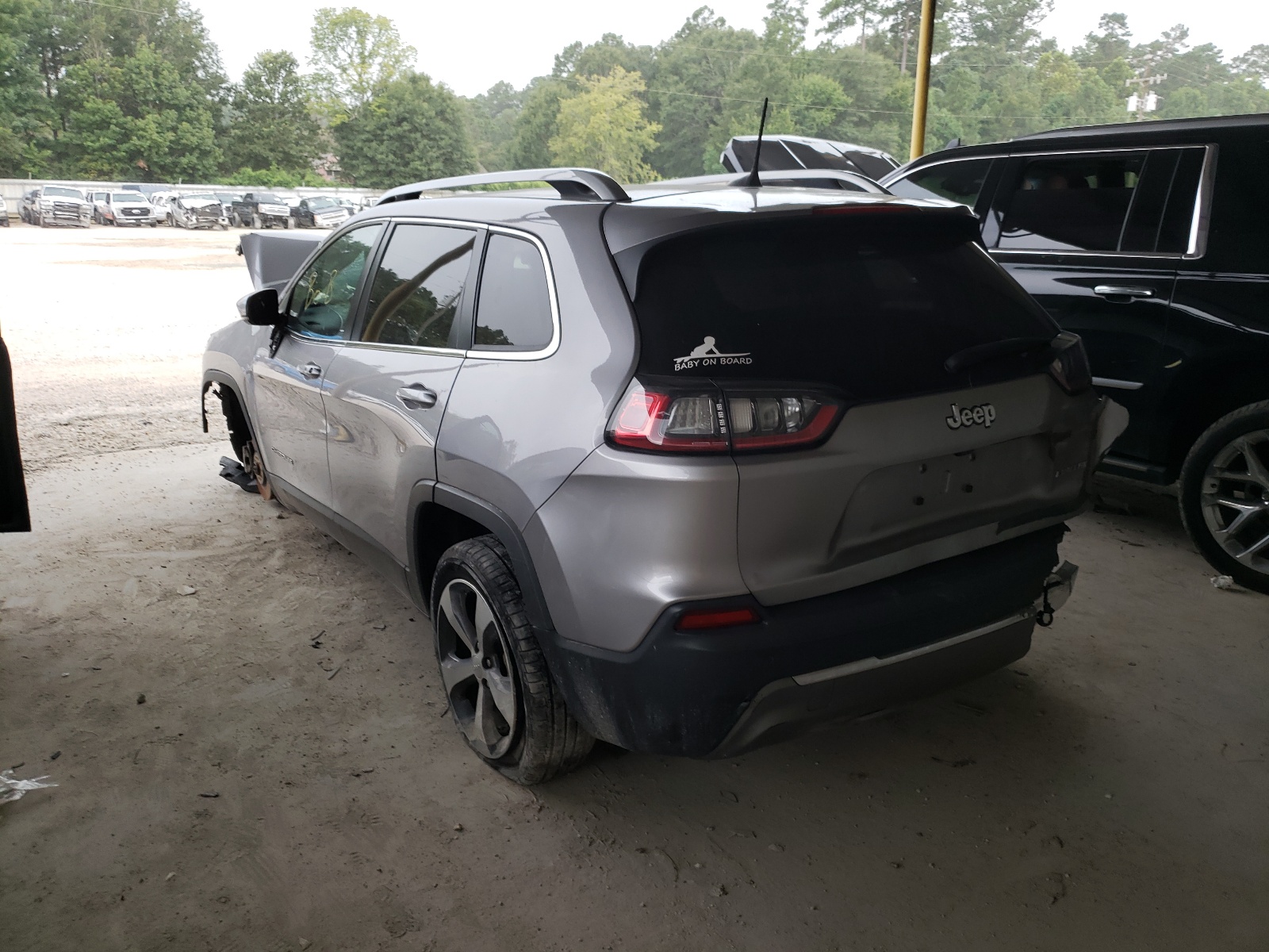 Photo 3 from auction – 2019 JEEP CHEROKEE L with VIN 1C4PJLDB7KD325667