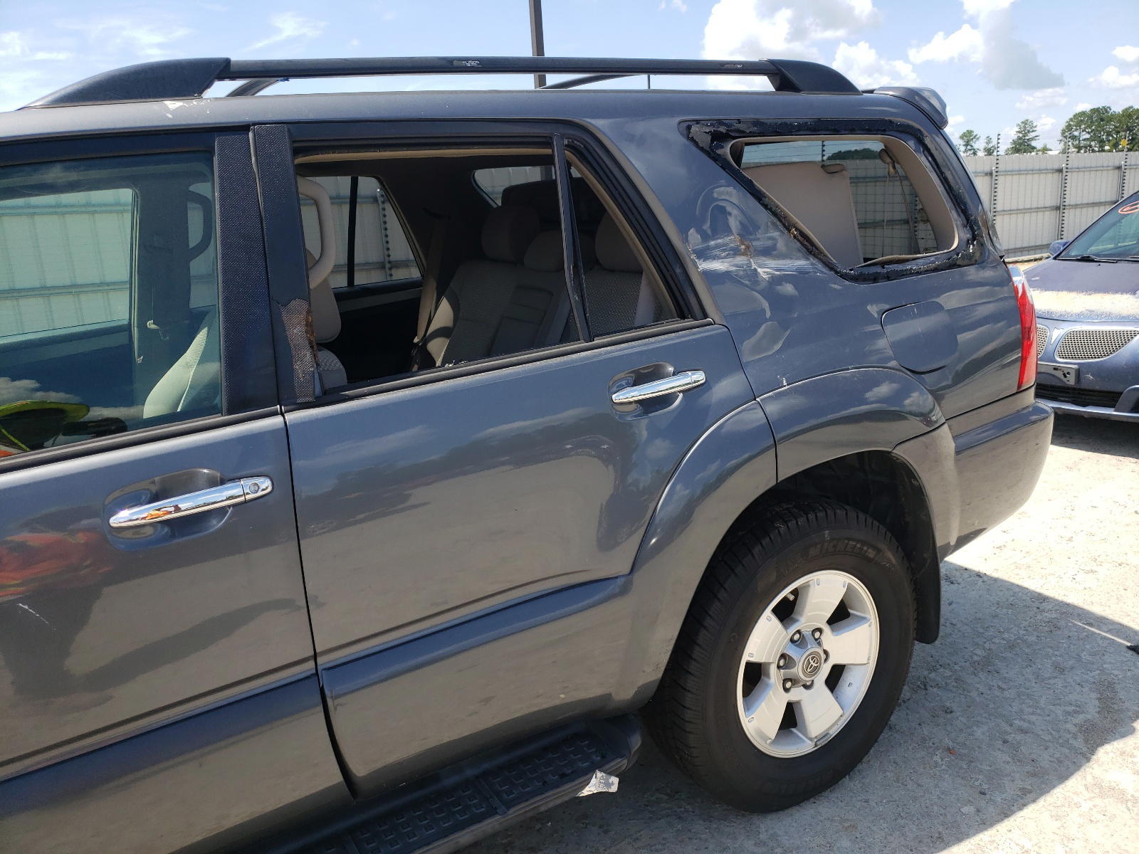 Photo 9 from auction – 2006 TOYOTA 4RUNNER SR with VIN JTEZU14R760073509