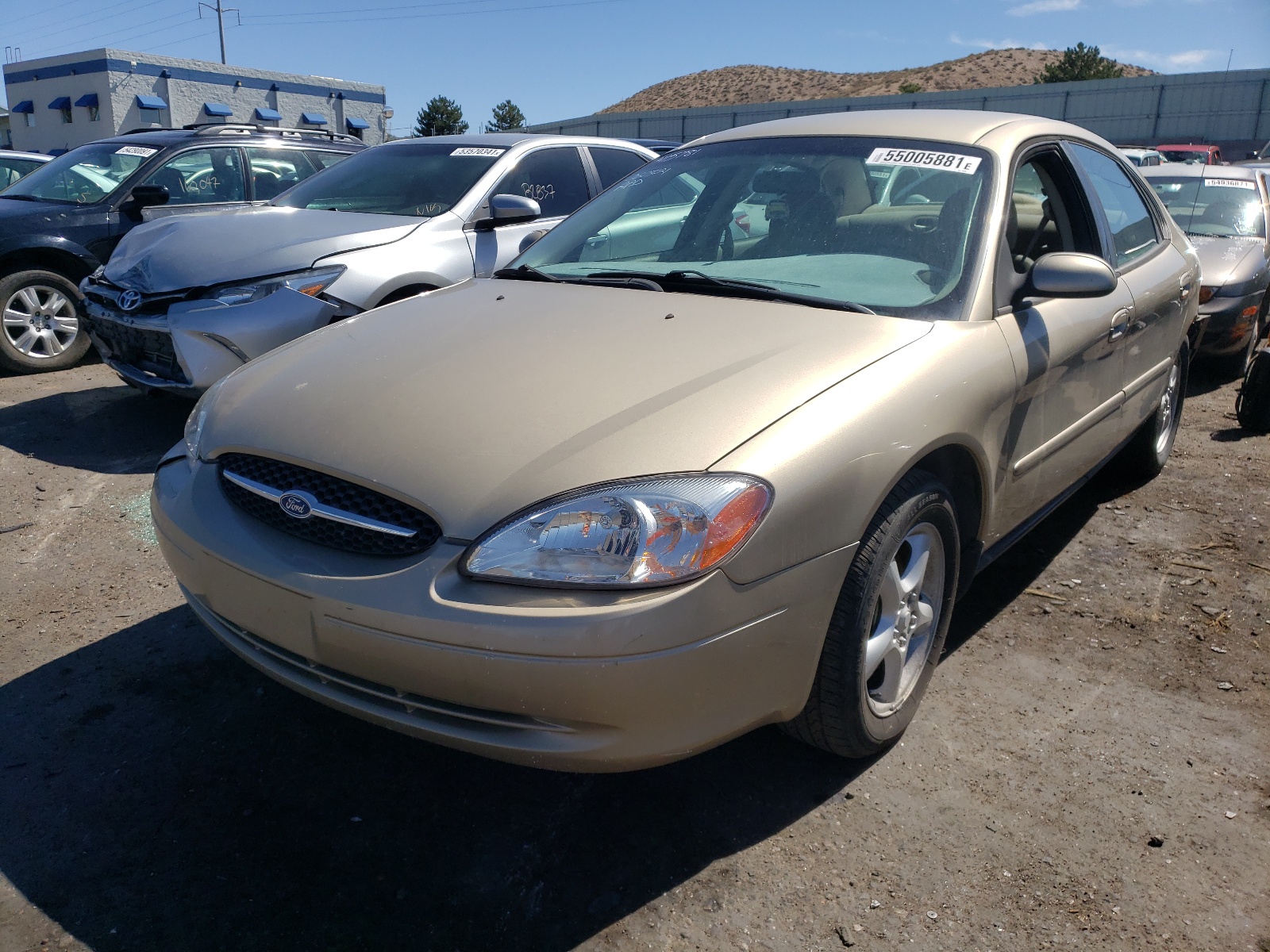 Photo 2 from auction – 2001 FORD TAURUS SES with VIN 1FAFP55U21G265998