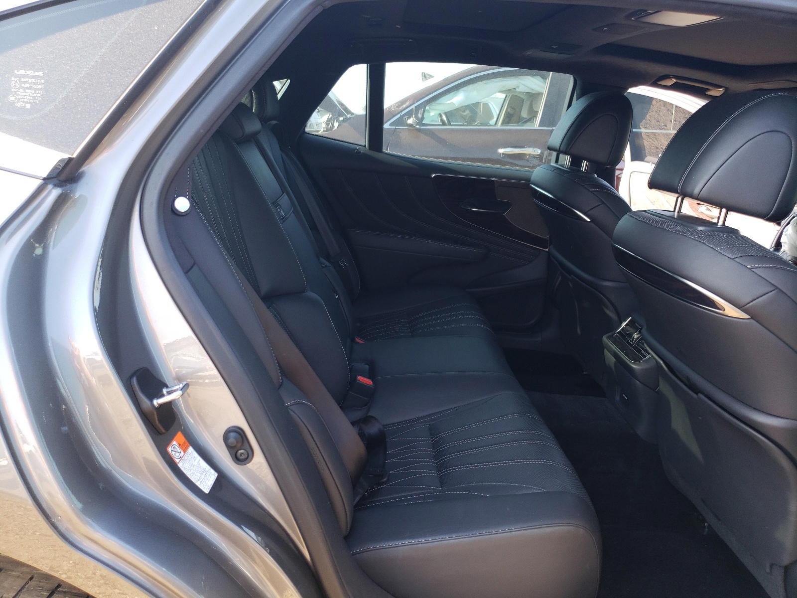 Photo 6 from auction – 2019 LEXUS LS 500 BAS with VIN JTHC51FF4K5006761