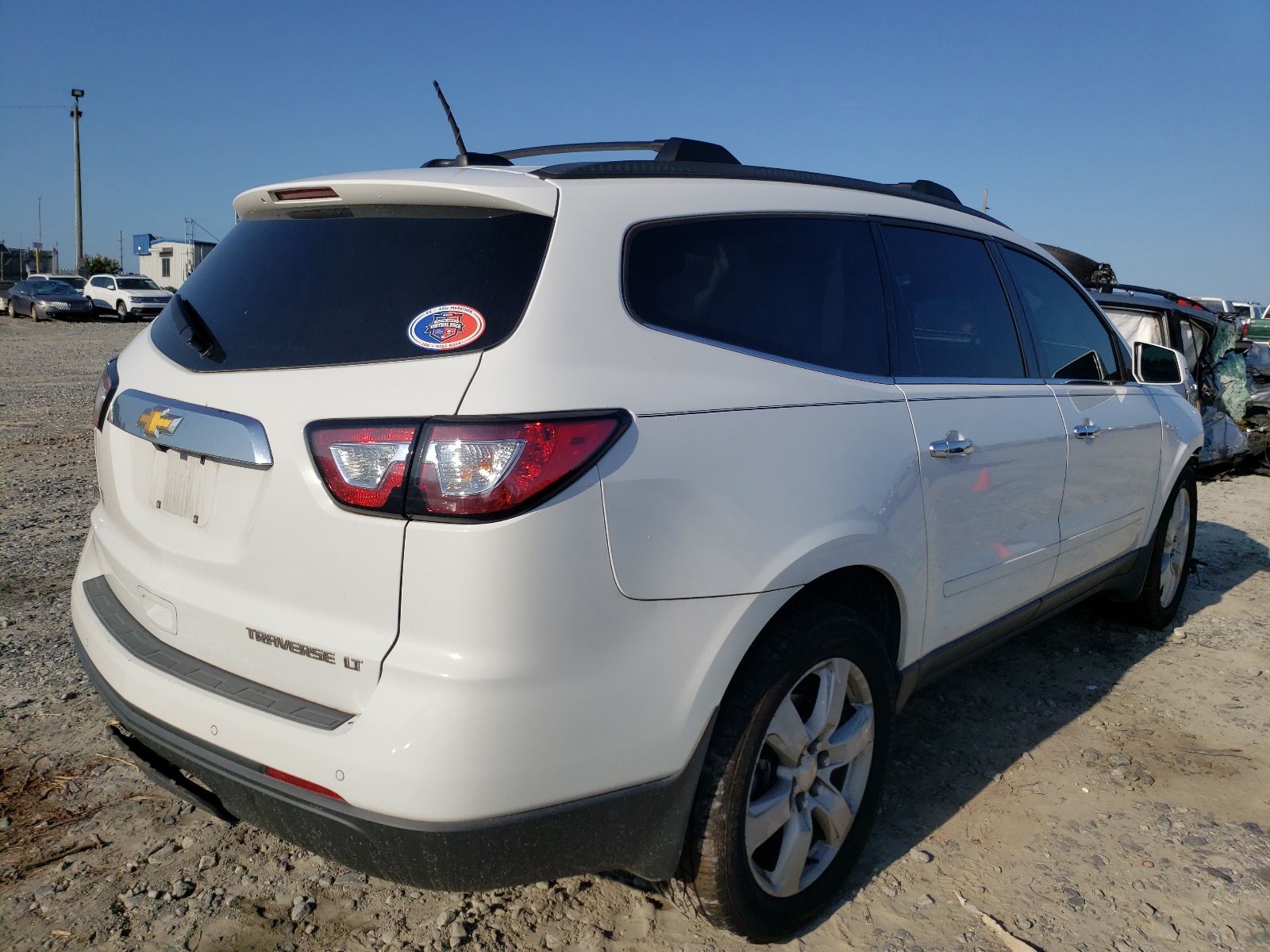 Photo 4 from auction – 2016 CHEVROLET TRAVERSE L with VIN 1GNKRGKD8GJ154314