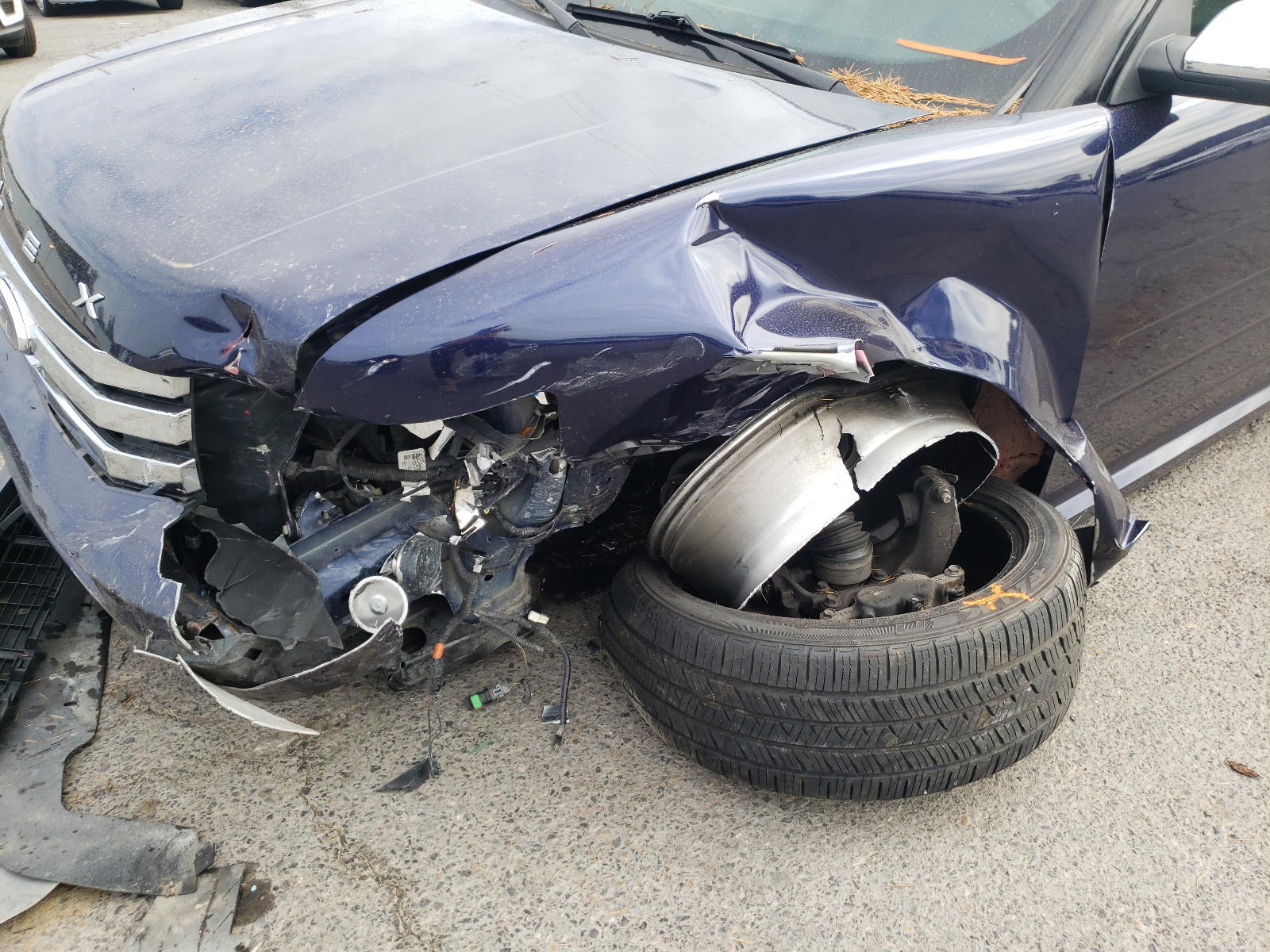Photo 9 from auction – 2011 FORD FLEX LIMIT with VIN 2FMHK6DT6BBD07786