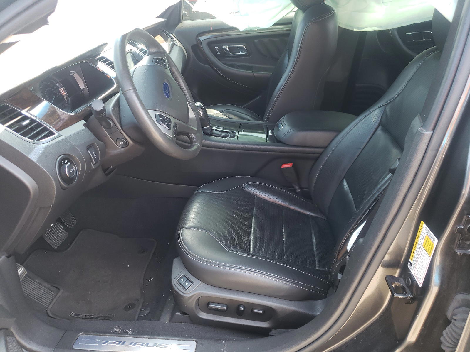Photo 5 from auction – 2019 FORD TAURUS LIM with VIN 1FAHP2F87KG115489
