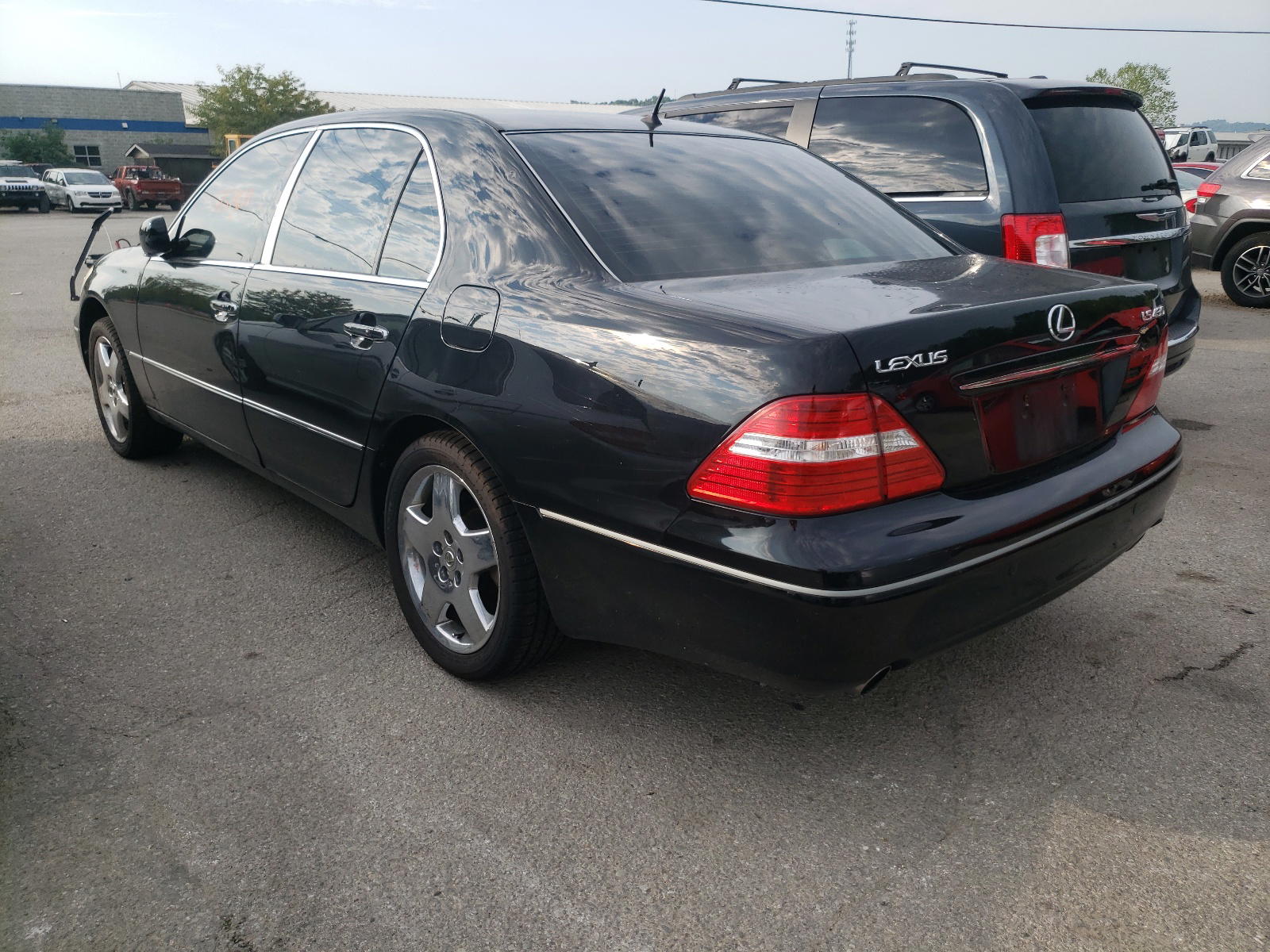 Photo 3 from auction – 2005 LEXUS LS 430 with VIN JTHBN36F955019324