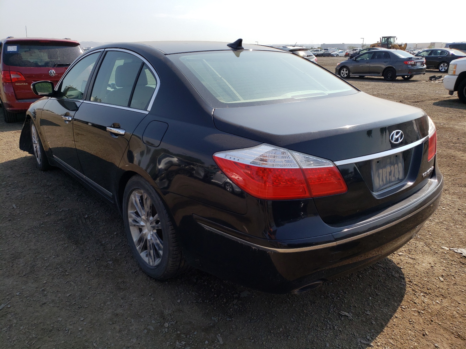 Photo 3 from auction – 2009 HYUNDAI GENESIS 4. with VIN KMHGC46F79U047018