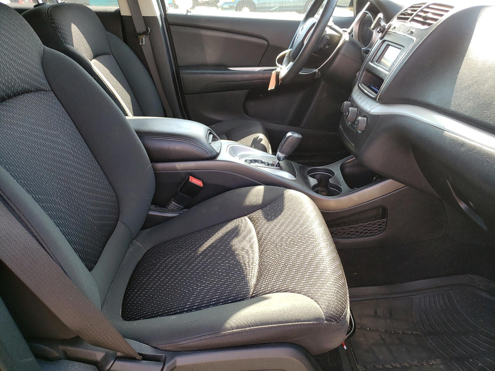 Photo 5 from auction – 2018 DODGE JOURNEY SE with VIN 3C4PDCAB0JT236673