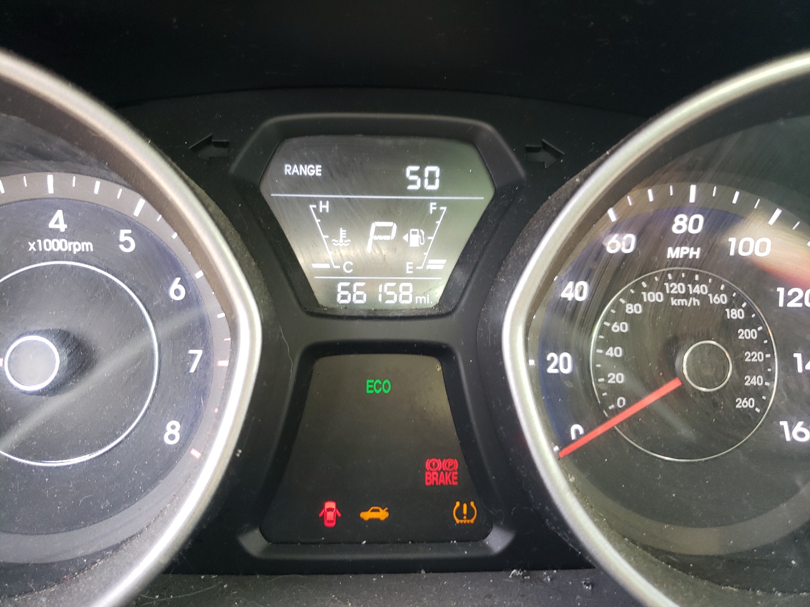 Photo 8 from auction – 2016 HYUNDAI ELANTRA SE with VIN 5NPDH4AE7GH670461