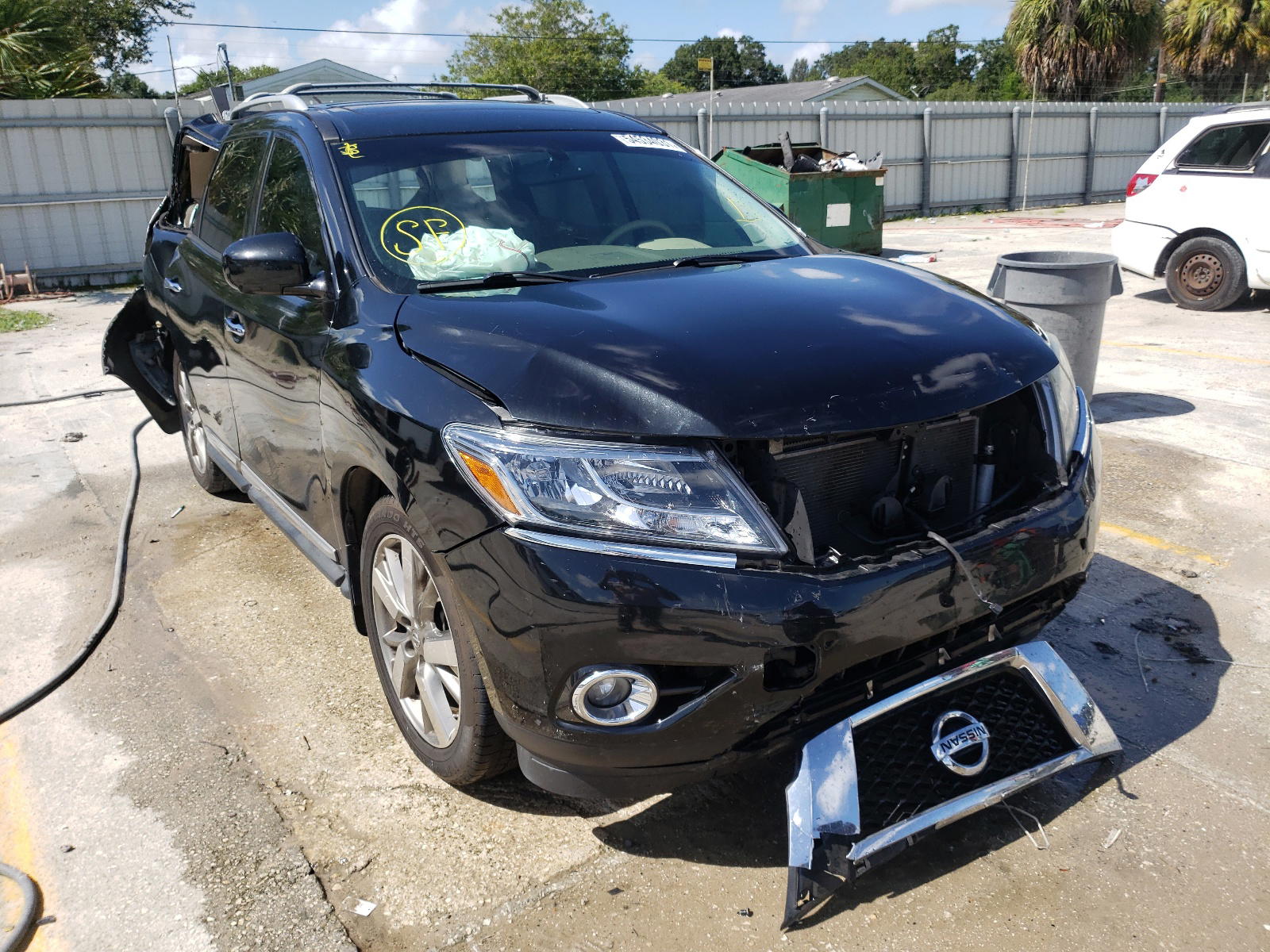 NISSAN PATHFINDER 2015 with VIN 5N1AR2MN4FC654112 - Photo from auction