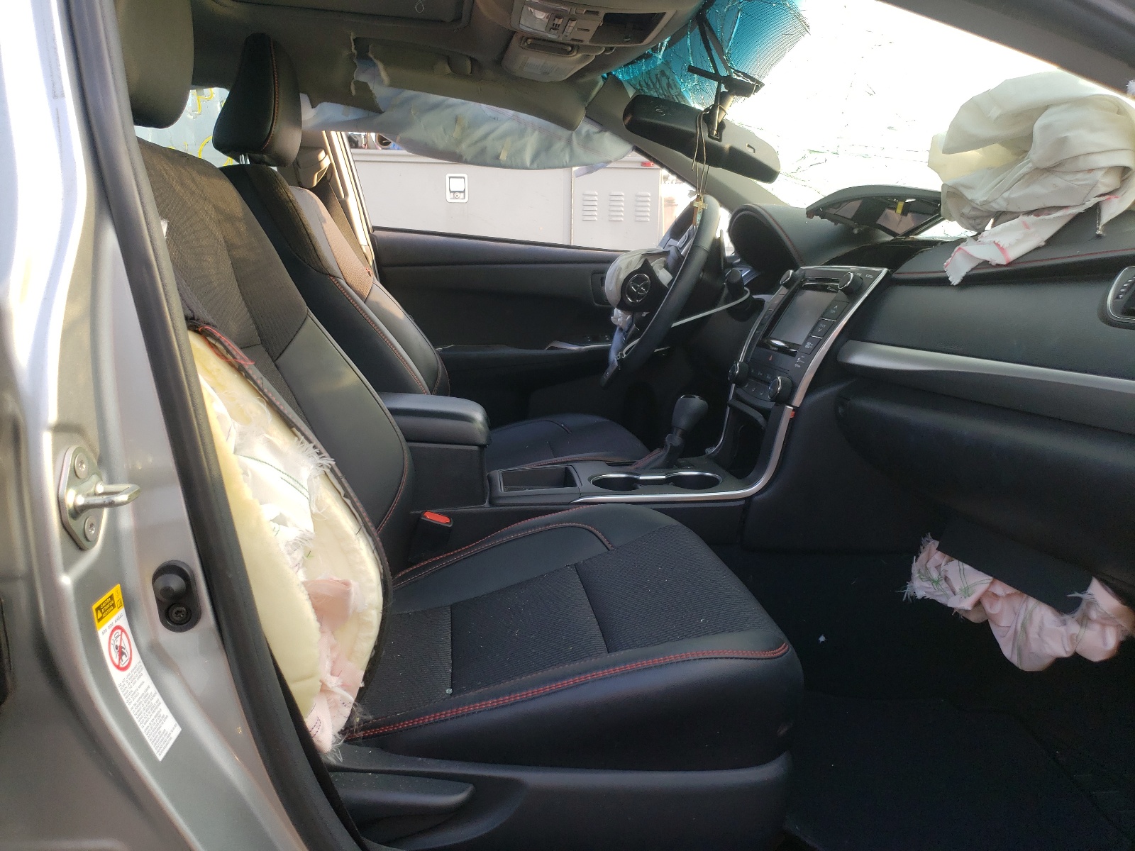 Photo 5 from auction – 2017 TOYOTA CAMRY LE with VIN 4T1BF1FKXHU328452