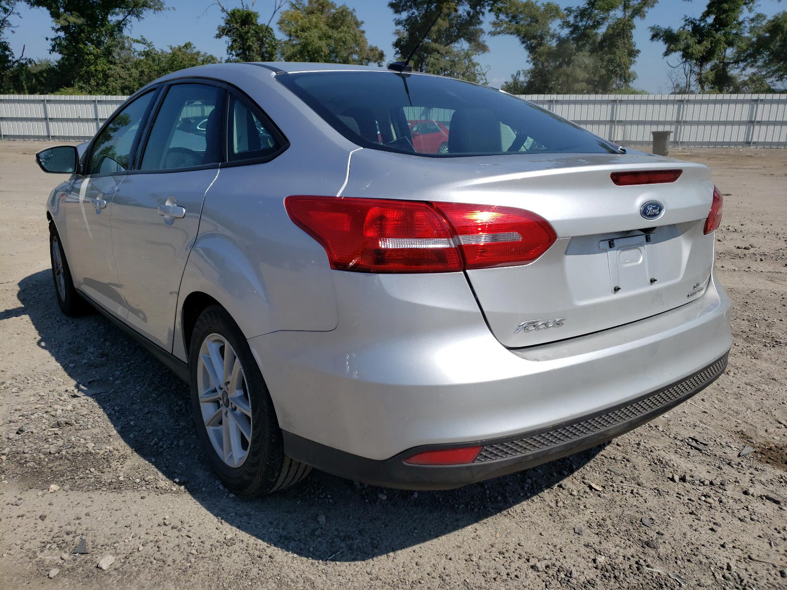 Photo 3 from auction – 2016 FORD FOCUS SE with VIN 1FADP3F25GL342209