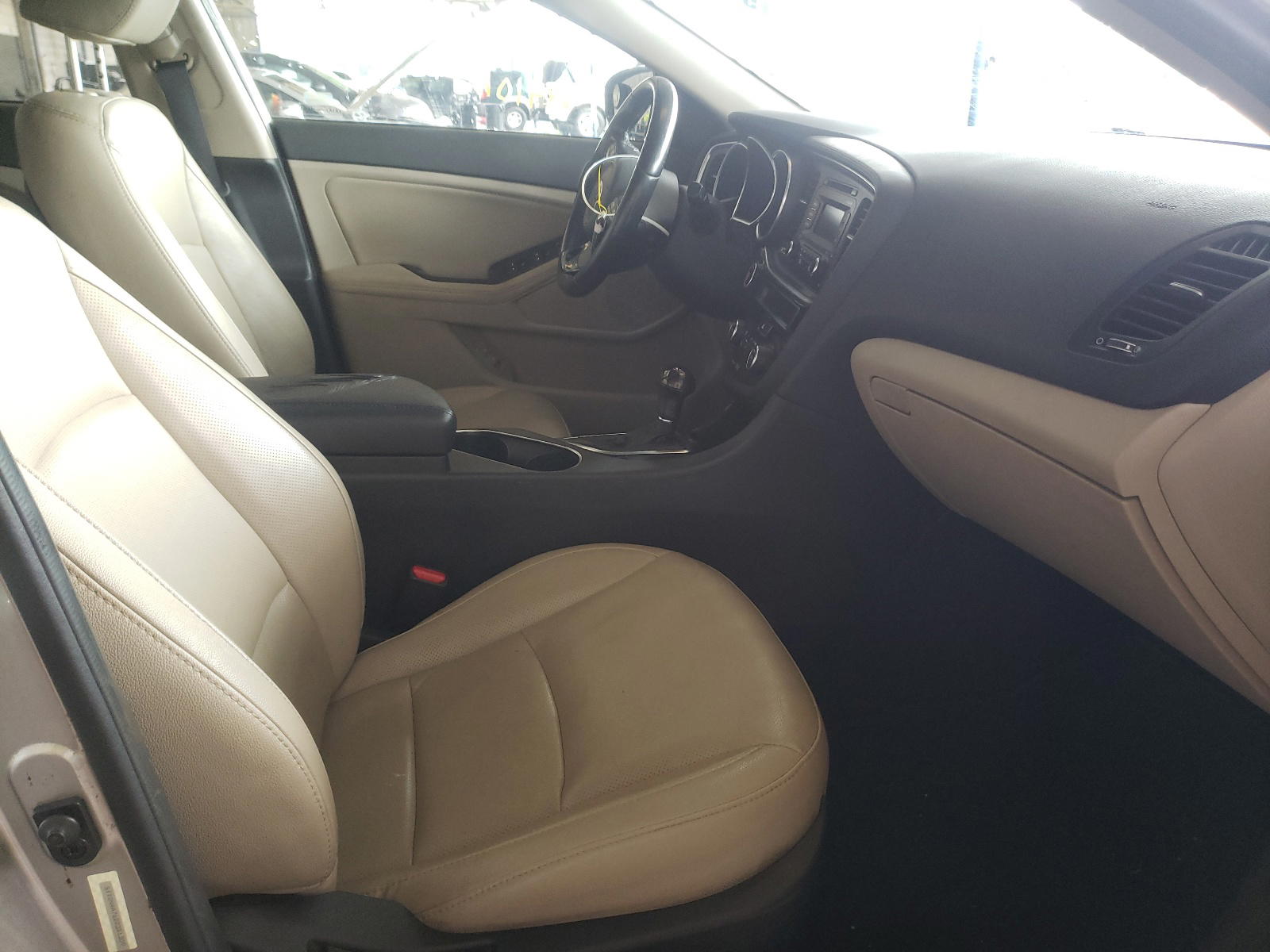 Photo 5 from auction – 2014 KIA OPTIMA EX with VIN 5XXGN4A76EG351309
