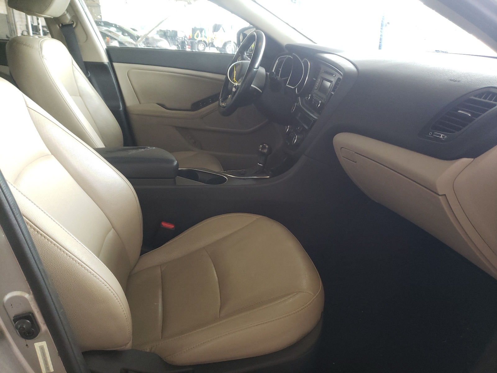 Zdjęcie 5 z aukcji – 2014 KIA OPTIMA EX z VIN 5XXGN4A76EG351309