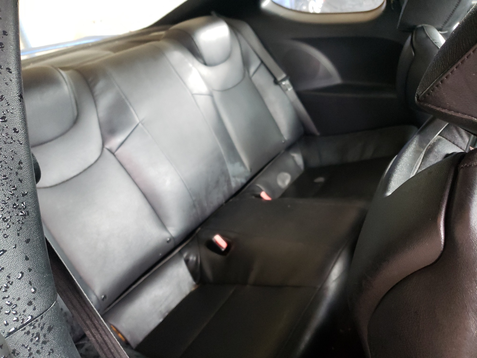 Photo 6 from auction – 2011 HYUNDAI GENESIS CO with VIN KMHHU6KH1BU057537