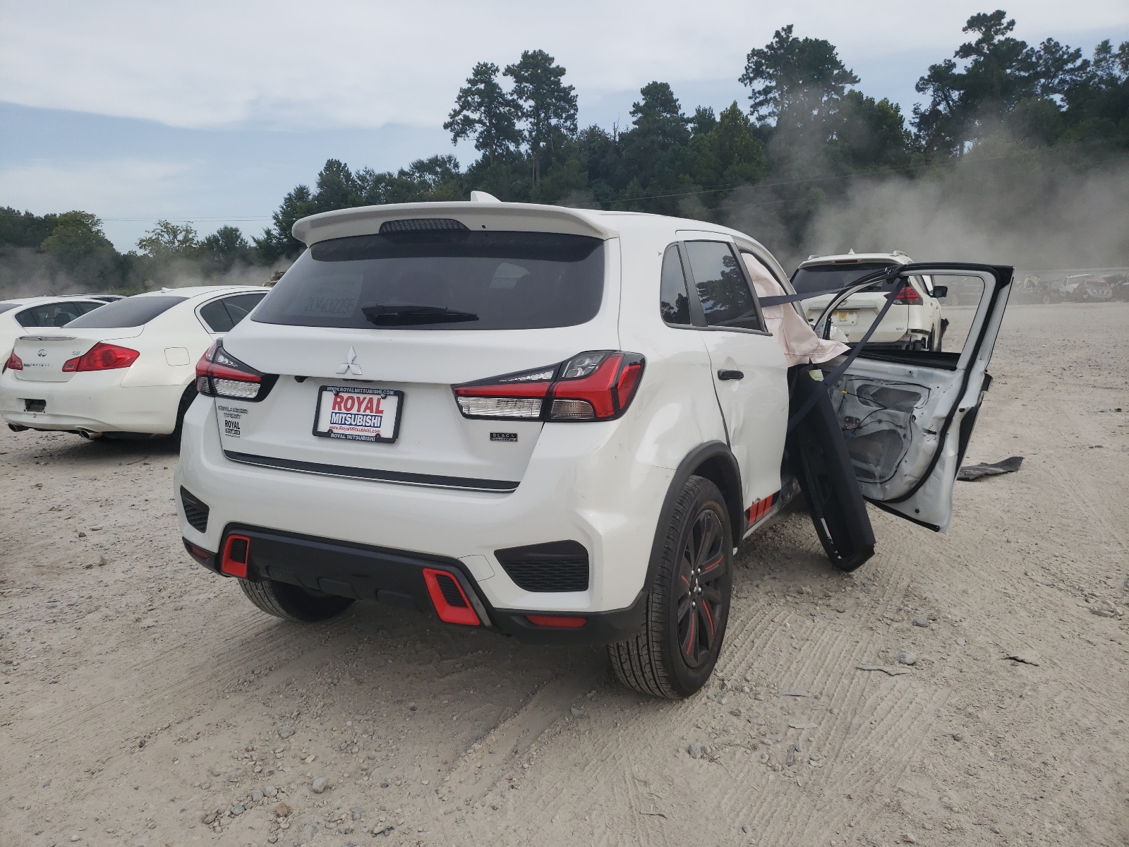 Photo 4 from auction – 2021 MITSUBISHI OUTLANDER with VIN JA4APUAU5MU020780