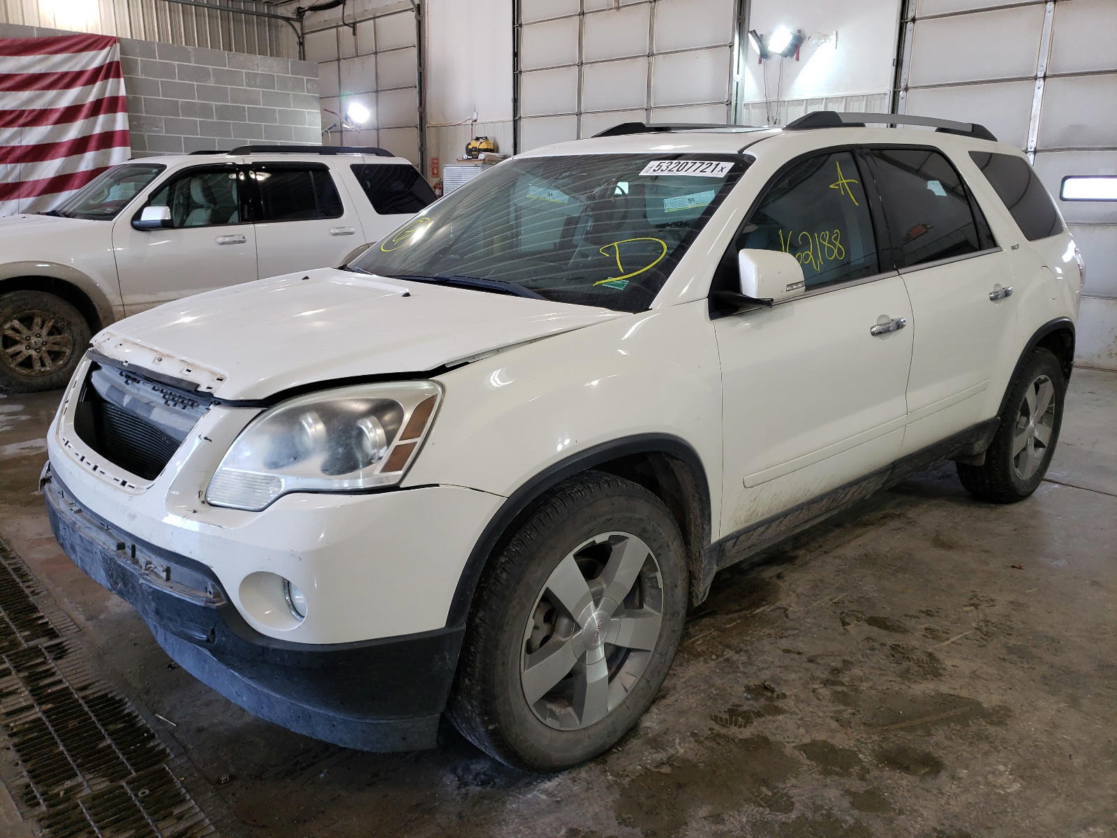 Photo 2 from auction – 2011 GMC ACADIA SLT with VIN 1GKKVREDXBJ391024