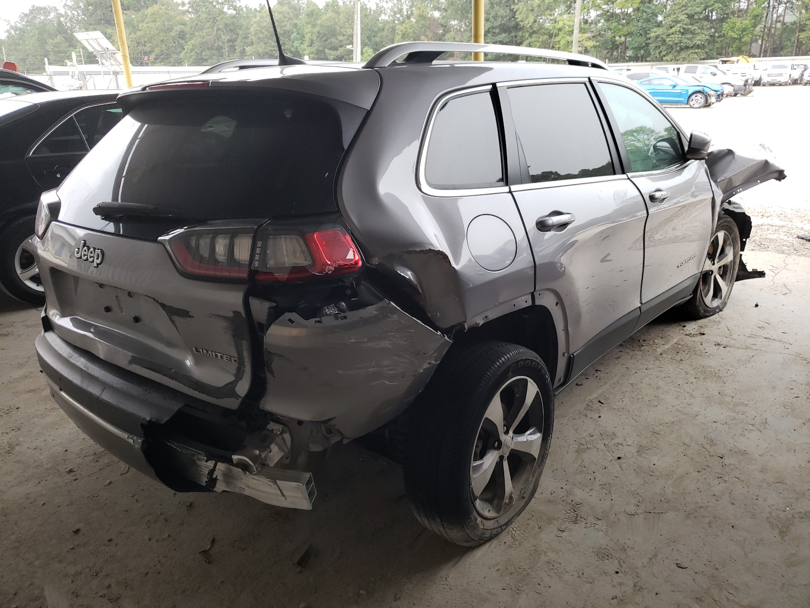 Photo 4 from auction – 2019 JEEP CHEROKEE L with VIN 1C4PJLDB7KD325667
