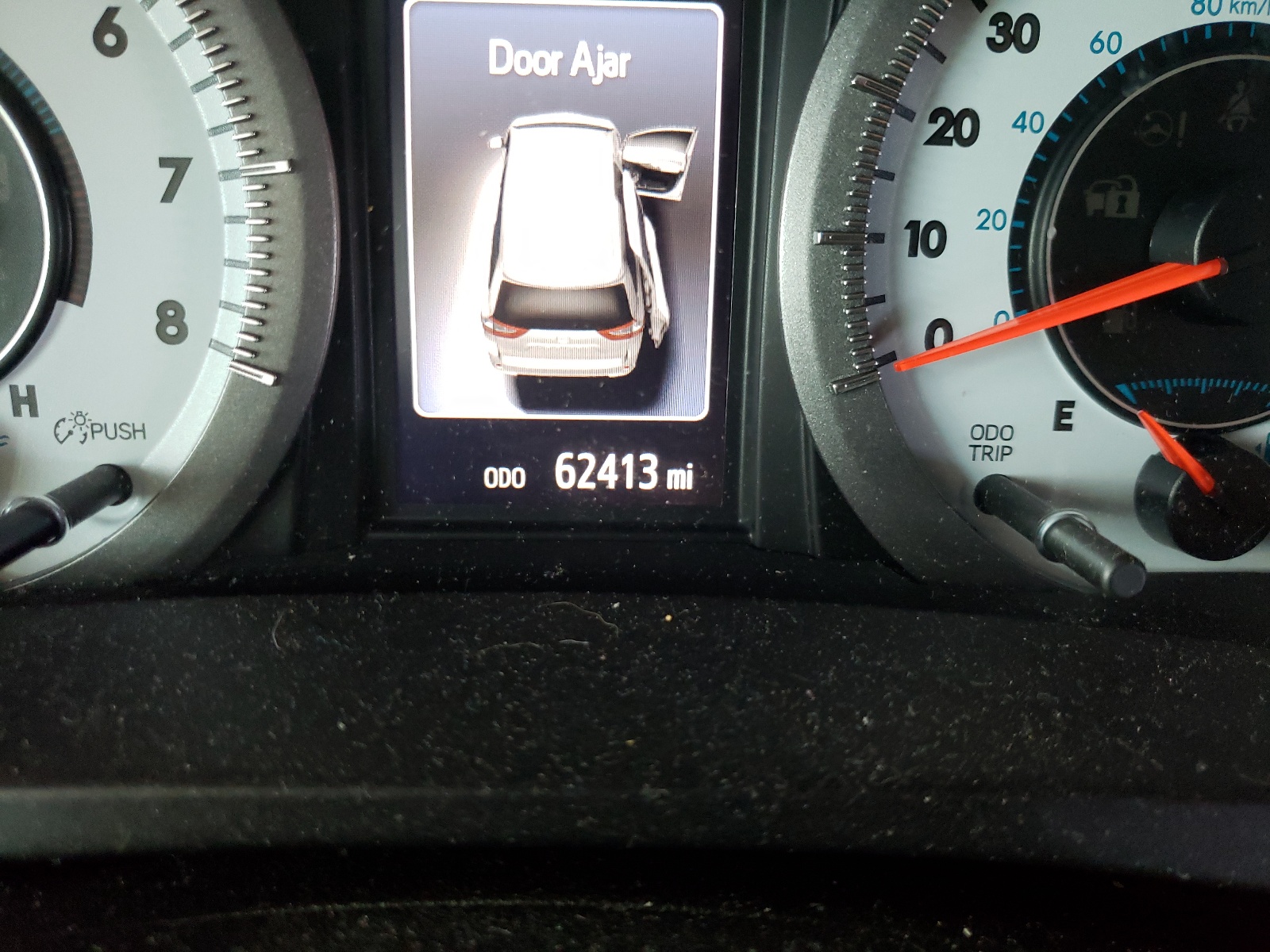 Photo 8 from auction – 2016 TOYOTA SIENNA SE with VIN 5TDXK3DCXGS752133