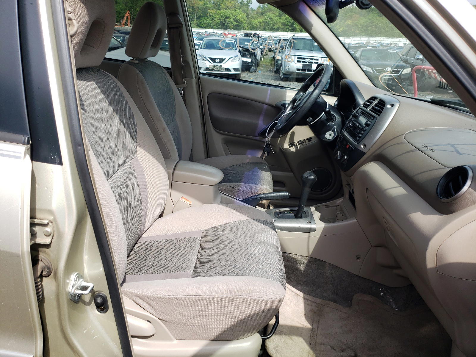 Photo 5 from auction – 2002 TOYOTA RAV4 with VIN JTEGH20V326005641