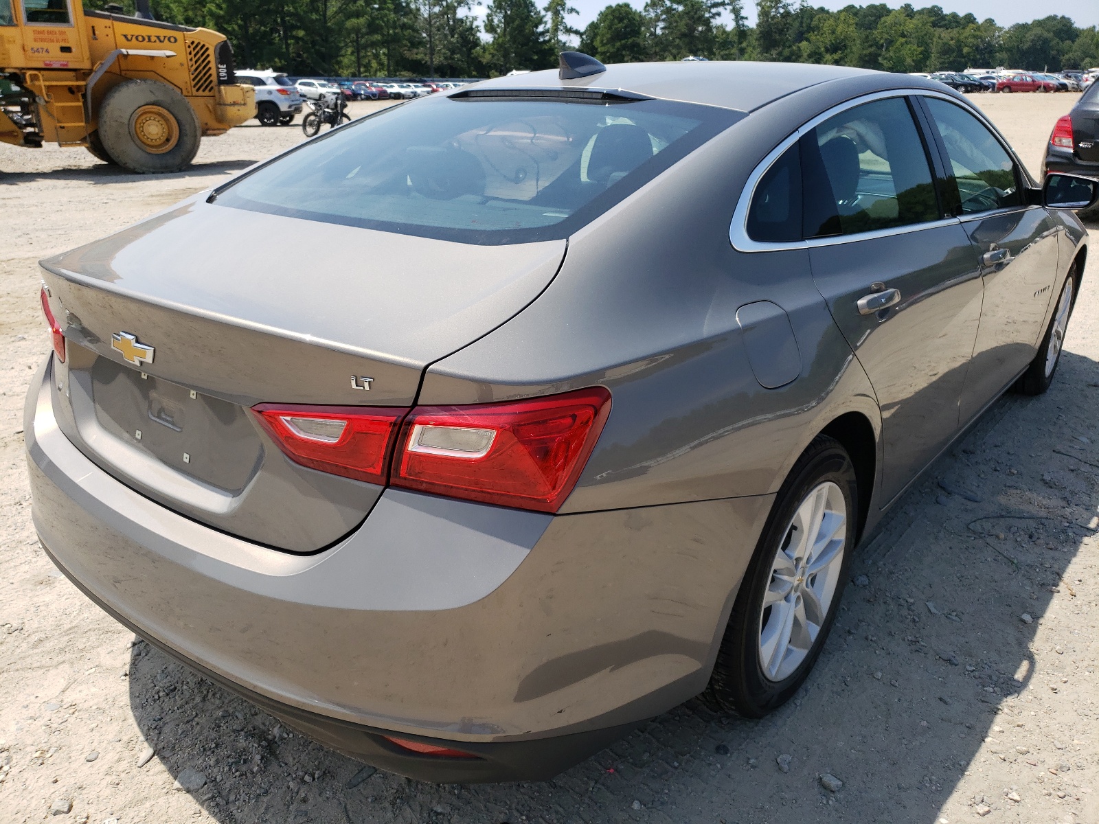 Photo 4 from auction – 2018 CHEVROLET MALIBU LT with VIN 1G1ZD5ST7JF101480