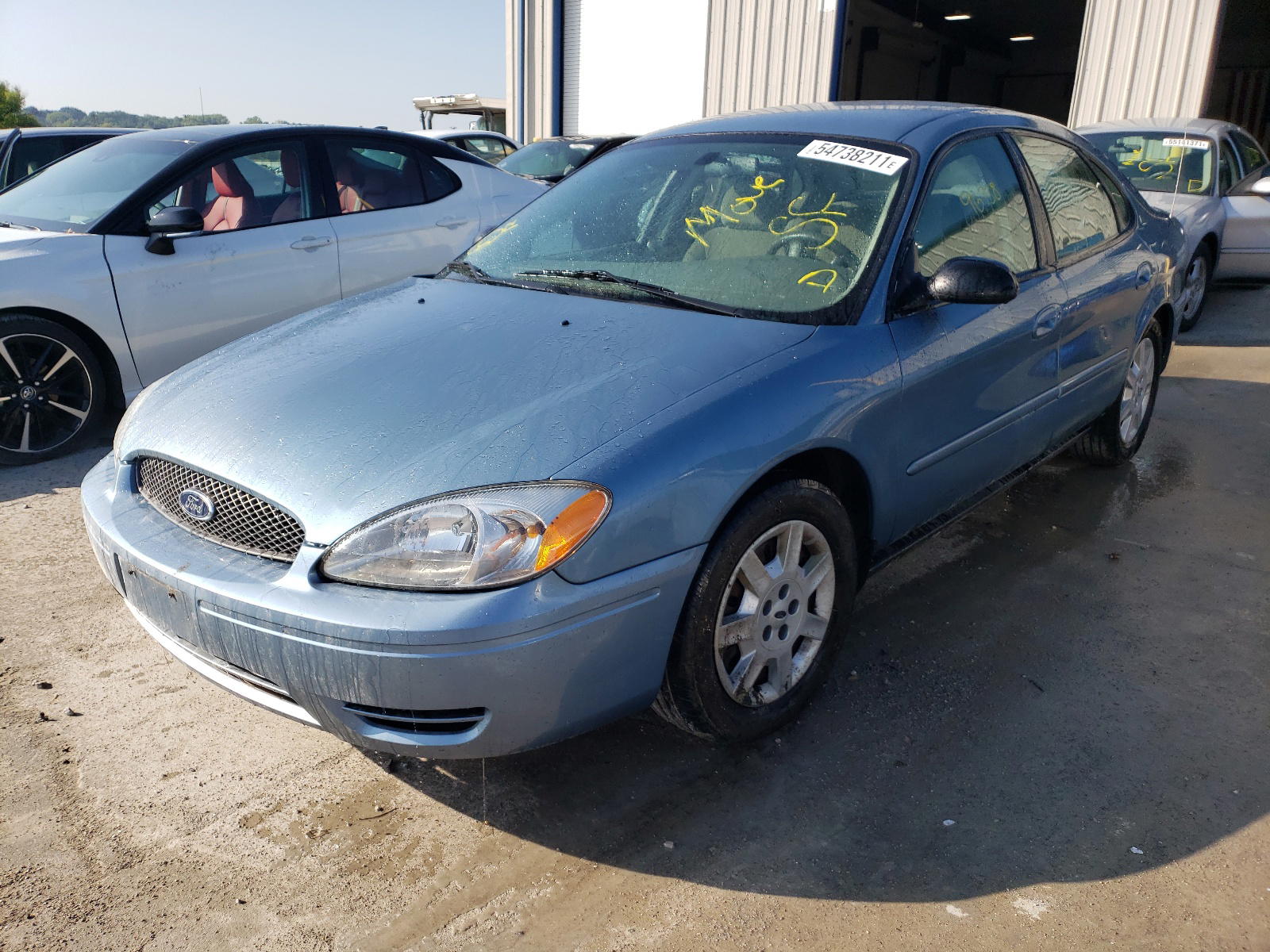 Photo 2 from auction – 2007 FORD TAURUS SE with VIN 1FAFP53U97A216215