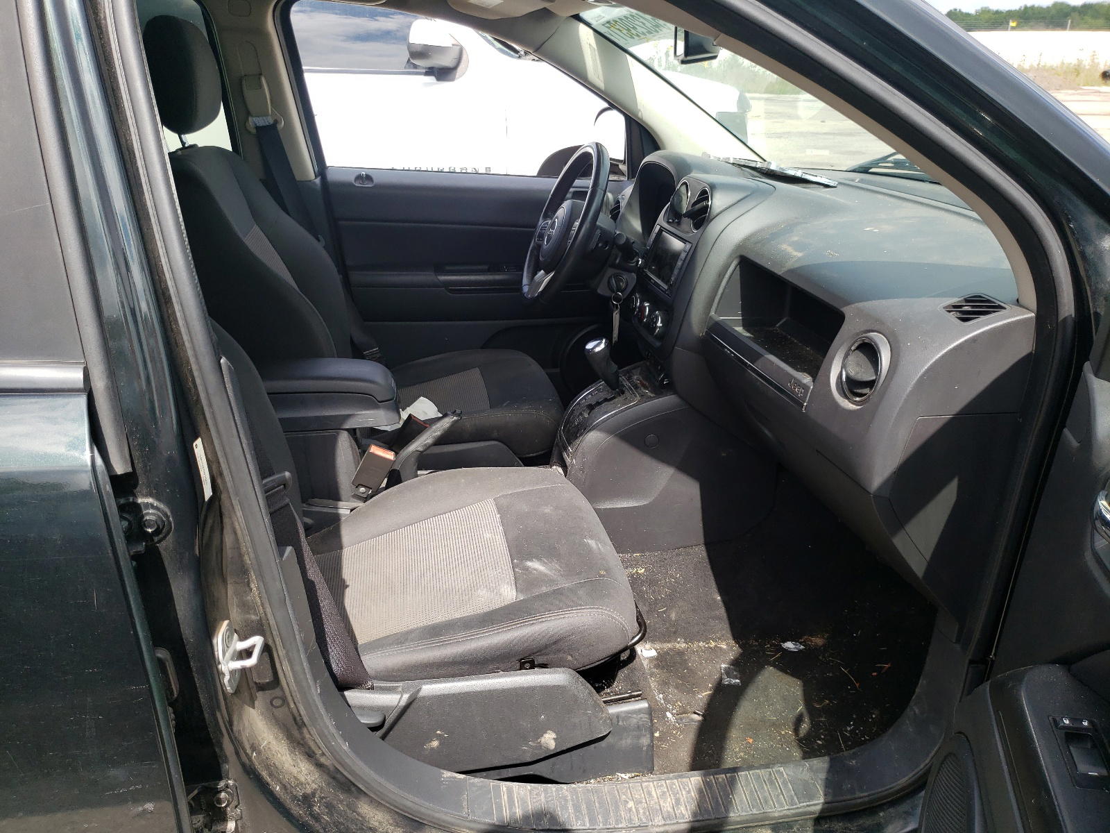 Photo 5 from auction – 2013 JEEP COMPASS LA with VIN 1C4NJDEB2DD145821