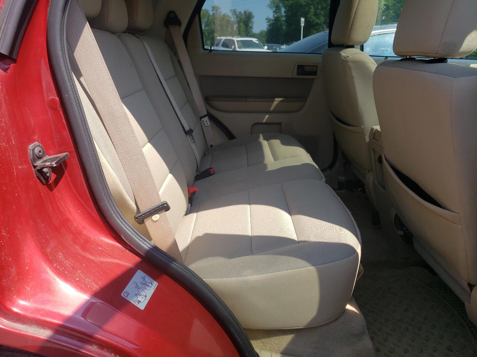 Photo 6 from auction – 2010 FORD ESCAPE with VIN 1FMCU9D71AKD16215