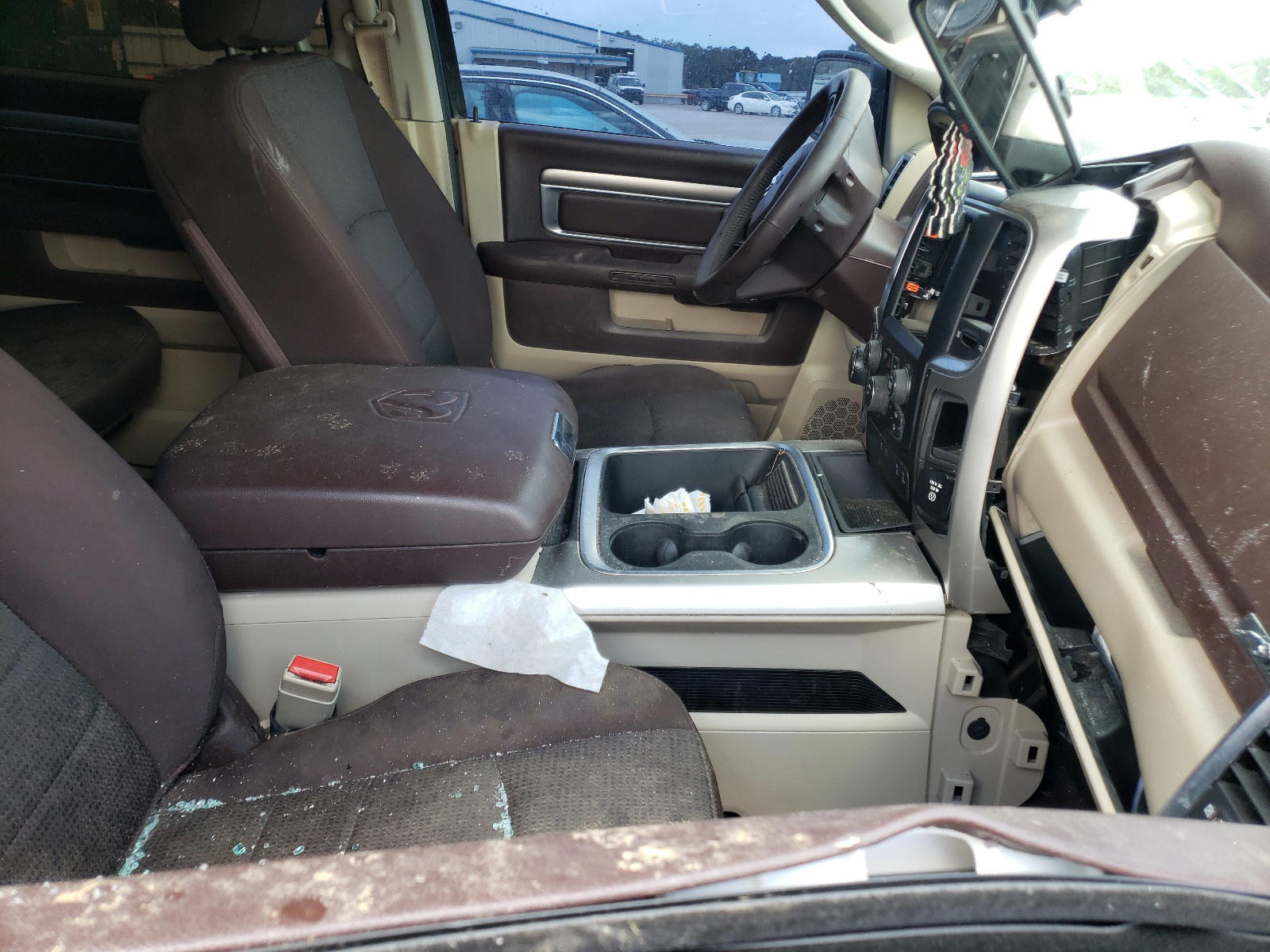 Photo 5 from auction – 2016 RAM 1500 SLT with VIN 3C6RR6LT7GG288179