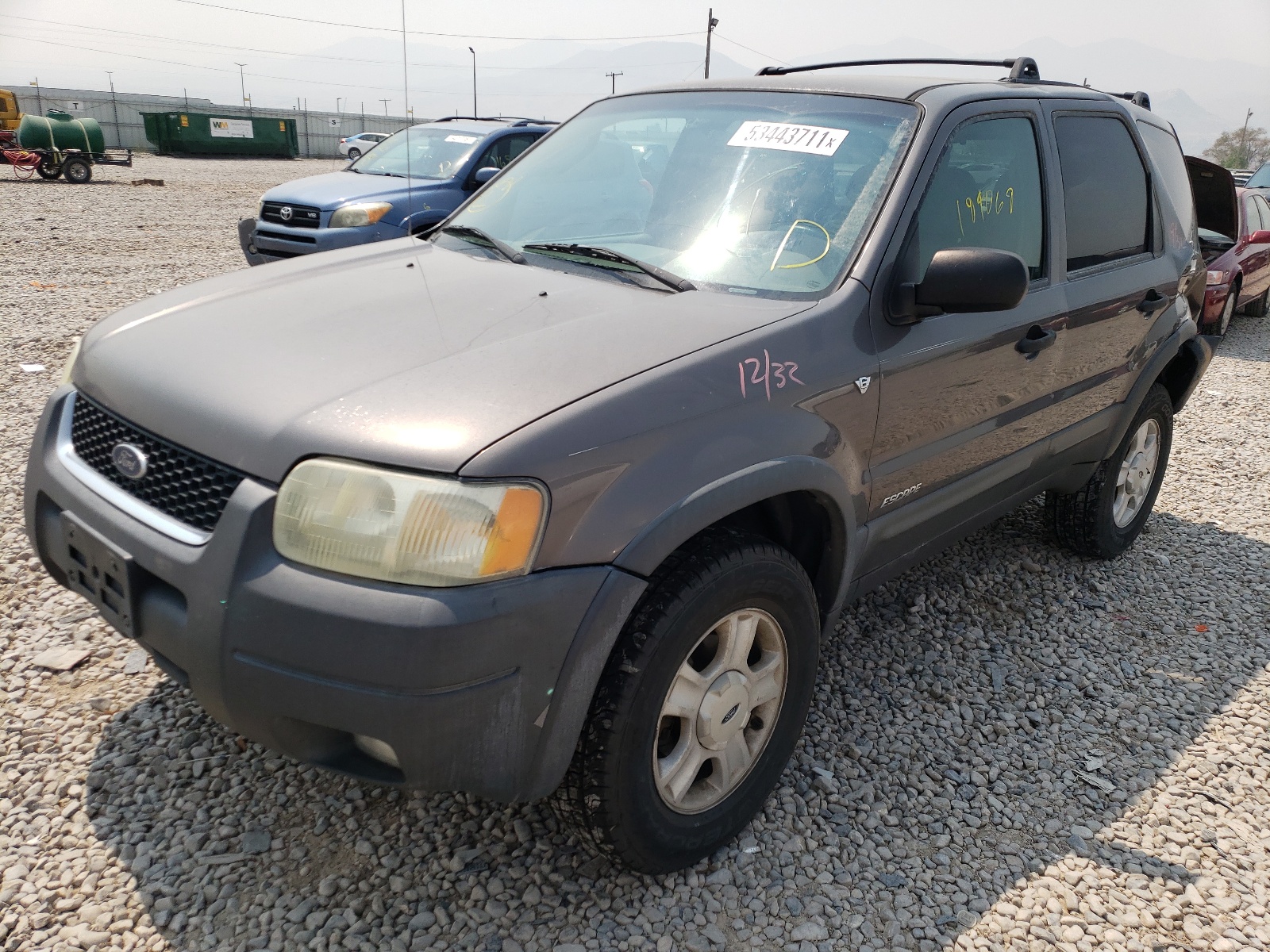 Photo 2 from auction – 2002 FORD ESCAPE XLT with VIN 1FMYU04152KE02710