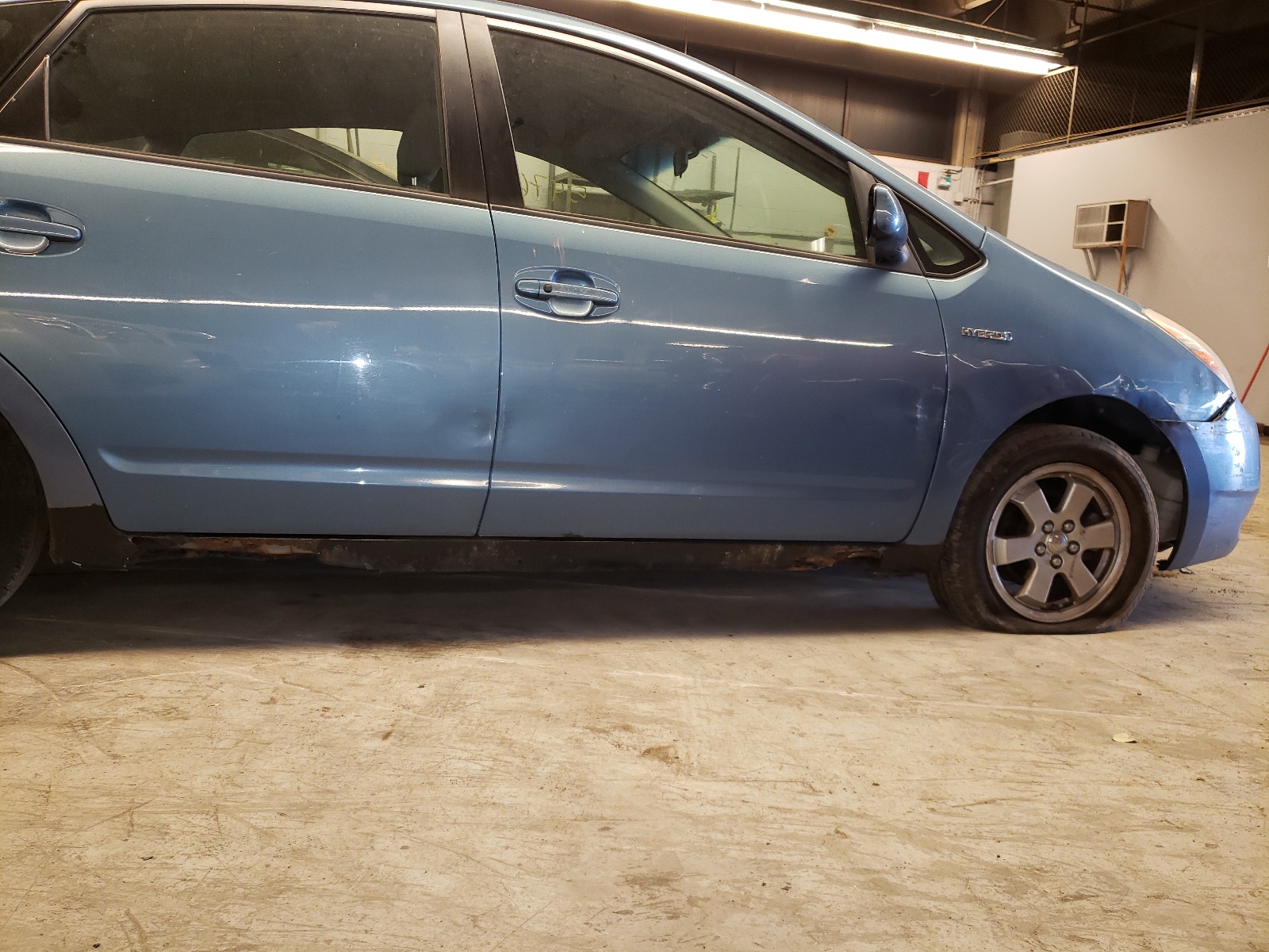 Photo 19 from auction – 2007 TOYOTA PRIUS with VIN JTDKB20U177612503