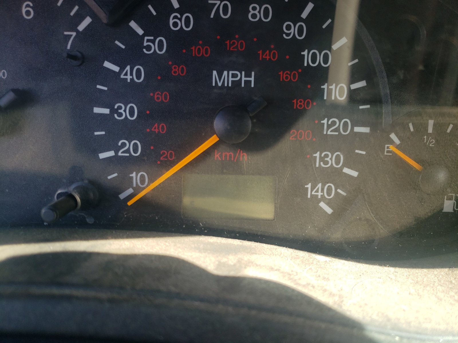 Photo 8 from auction – 2000 FORD FOCUS ZX3 with VIN 3FAFP3132YR129746